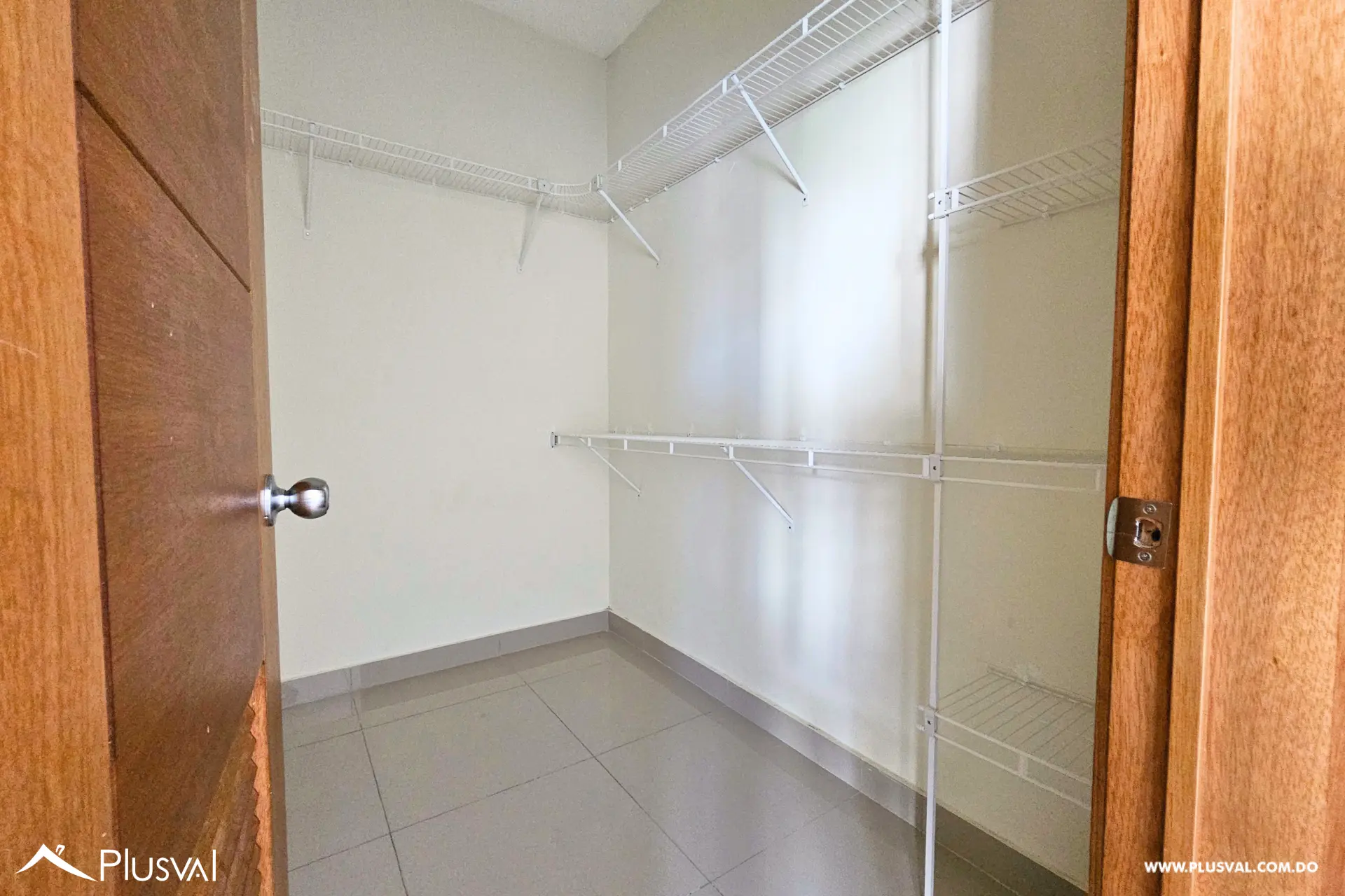 Apartamento en alquiler en Evaristo Morales 519727