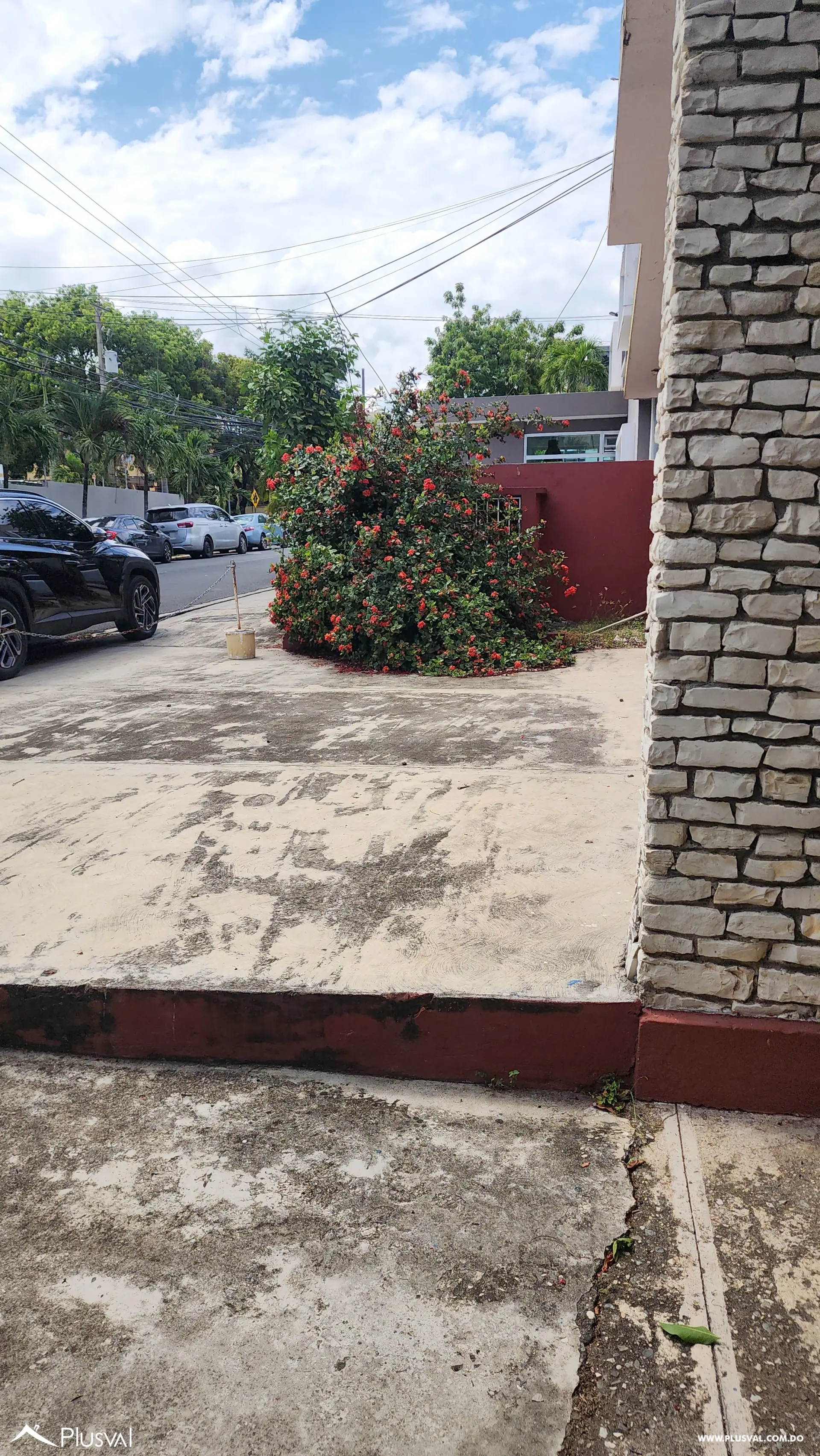 Se alquila casa para fines comerciales. 502697