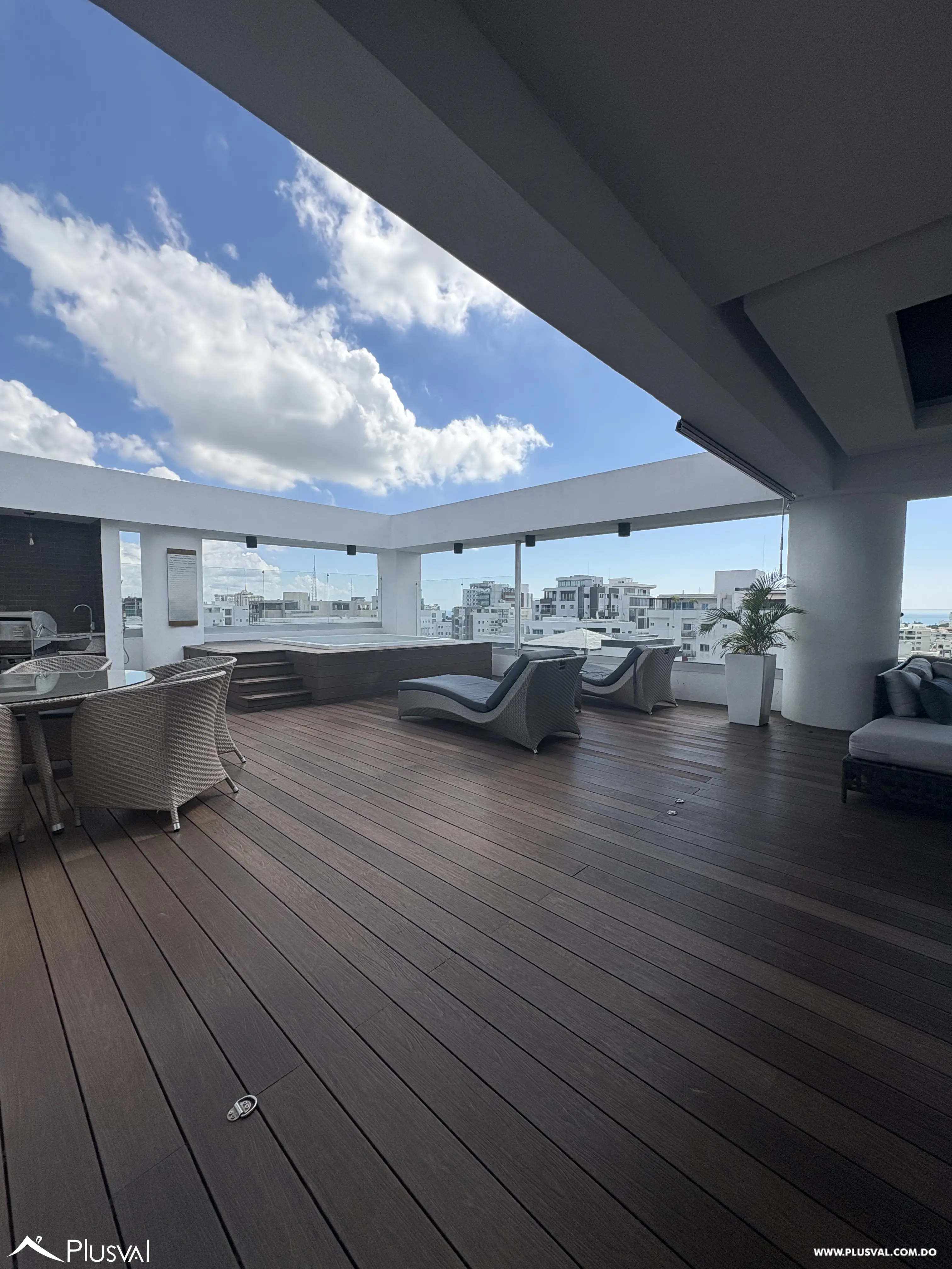 Exclusivo apartamento en venta en Evaristo Morales con dos parqueos 472353