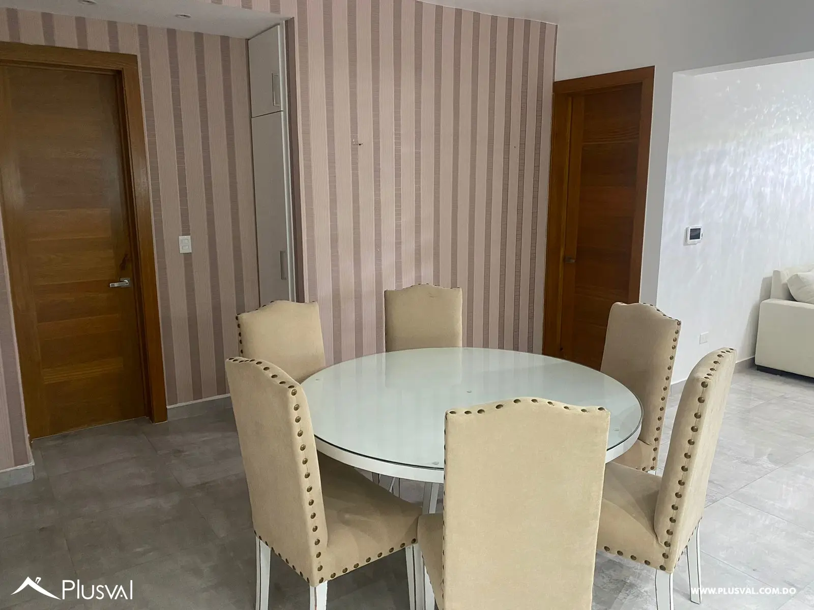 Alquiler Penthouse de 2 Niveles con Amplia Terraza Privada 454565