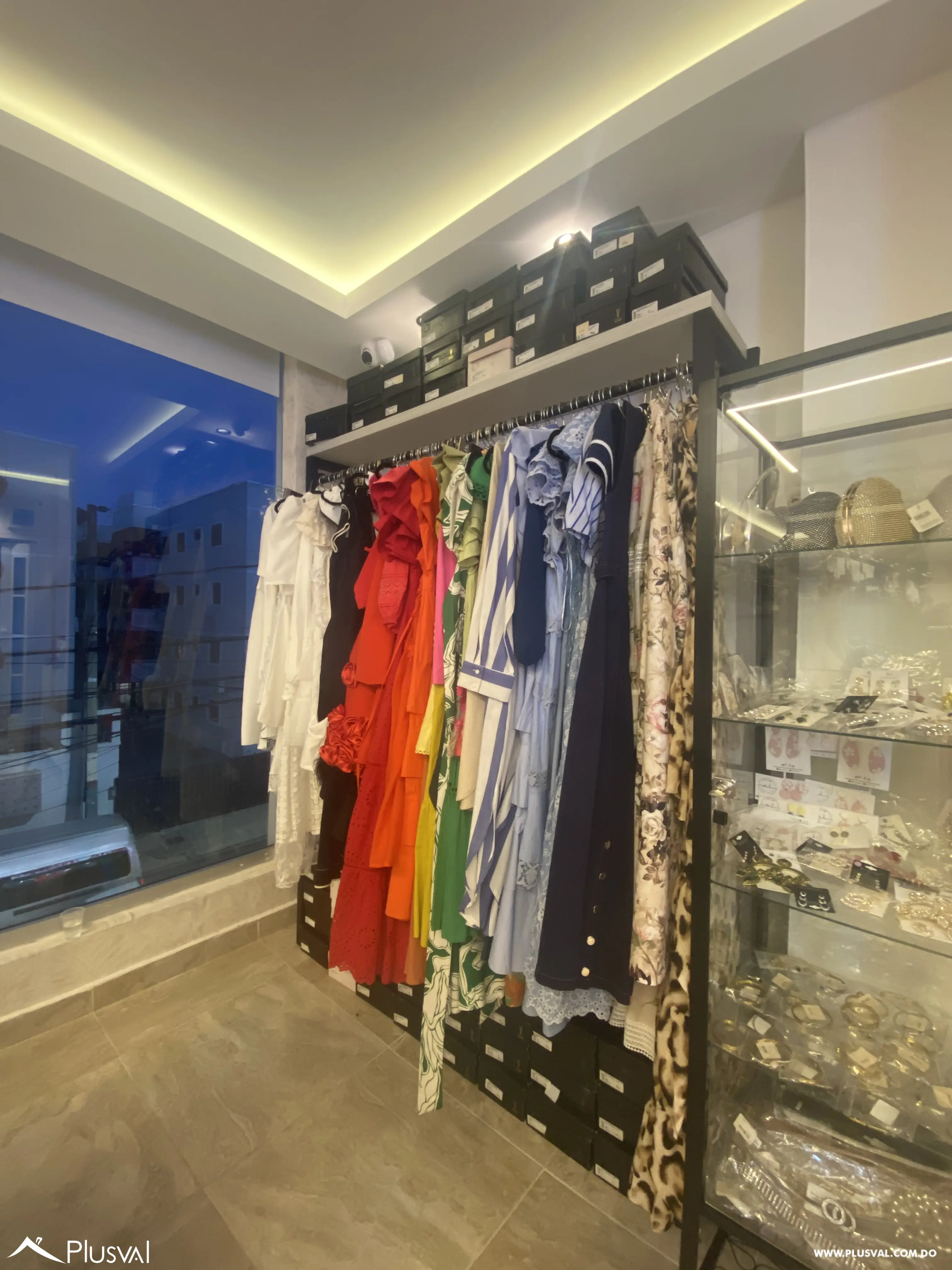 Vendo Traspaso de Excelente Tienda en Local de Plaza Comercial en el Millón 464764