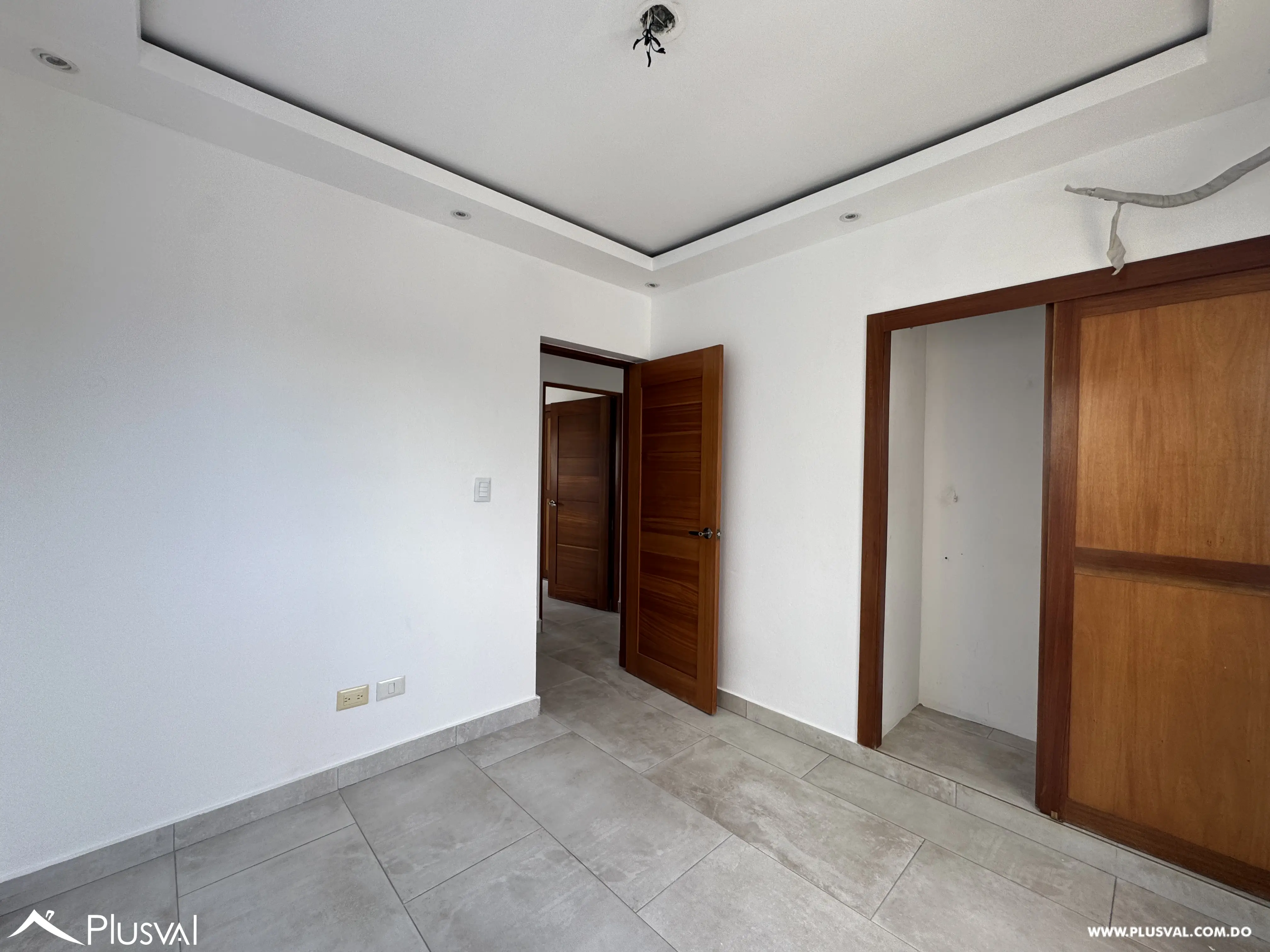 Penthouse en alquiler de 3 habitaciones con terraza en Altos de Arroyo Hondo 462854