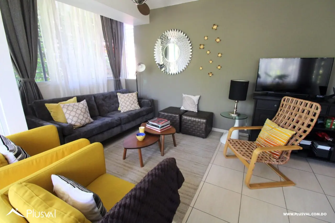 Apartamento en Alquiler de 3 habitaciones en Evaristo Morales 516733