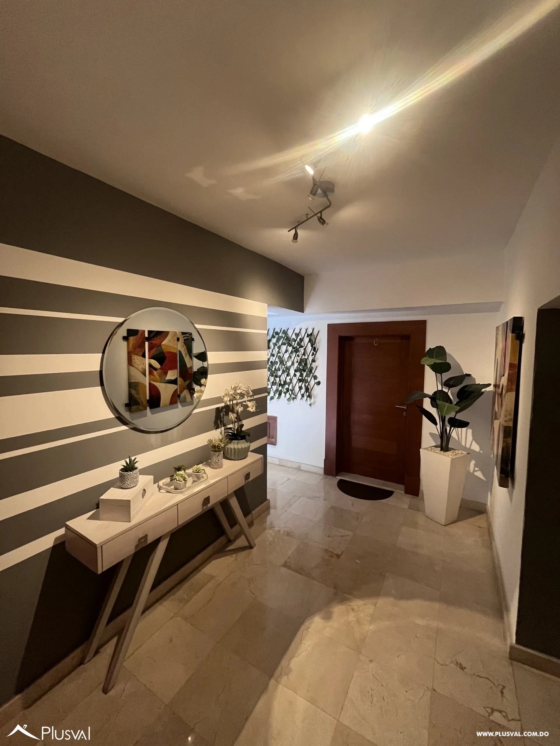 Amplio Penthouse en venta en Naco 523347