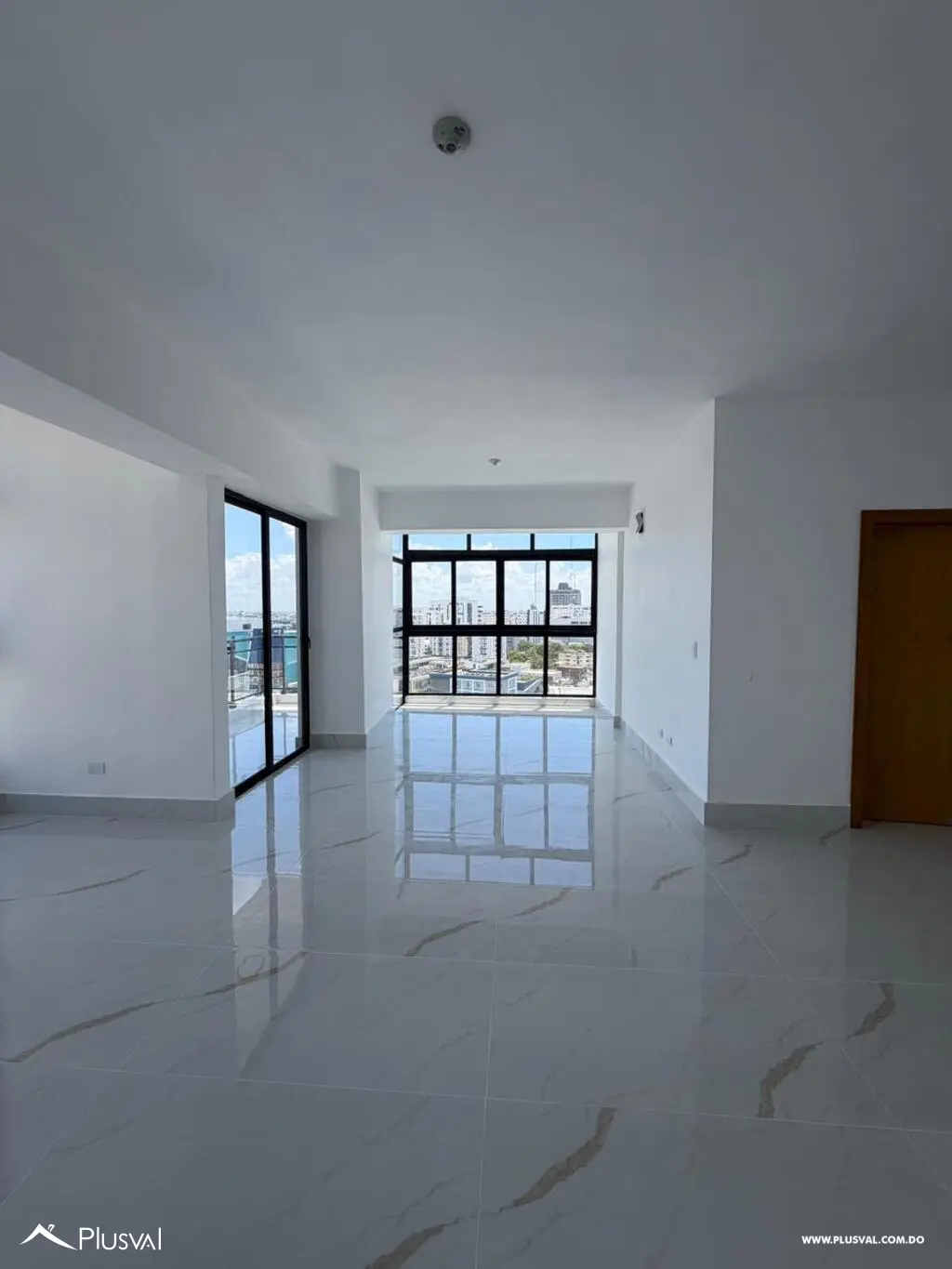 Apartamento en venta de 3 habitaciones en Serralles y 3 parqueos 507352