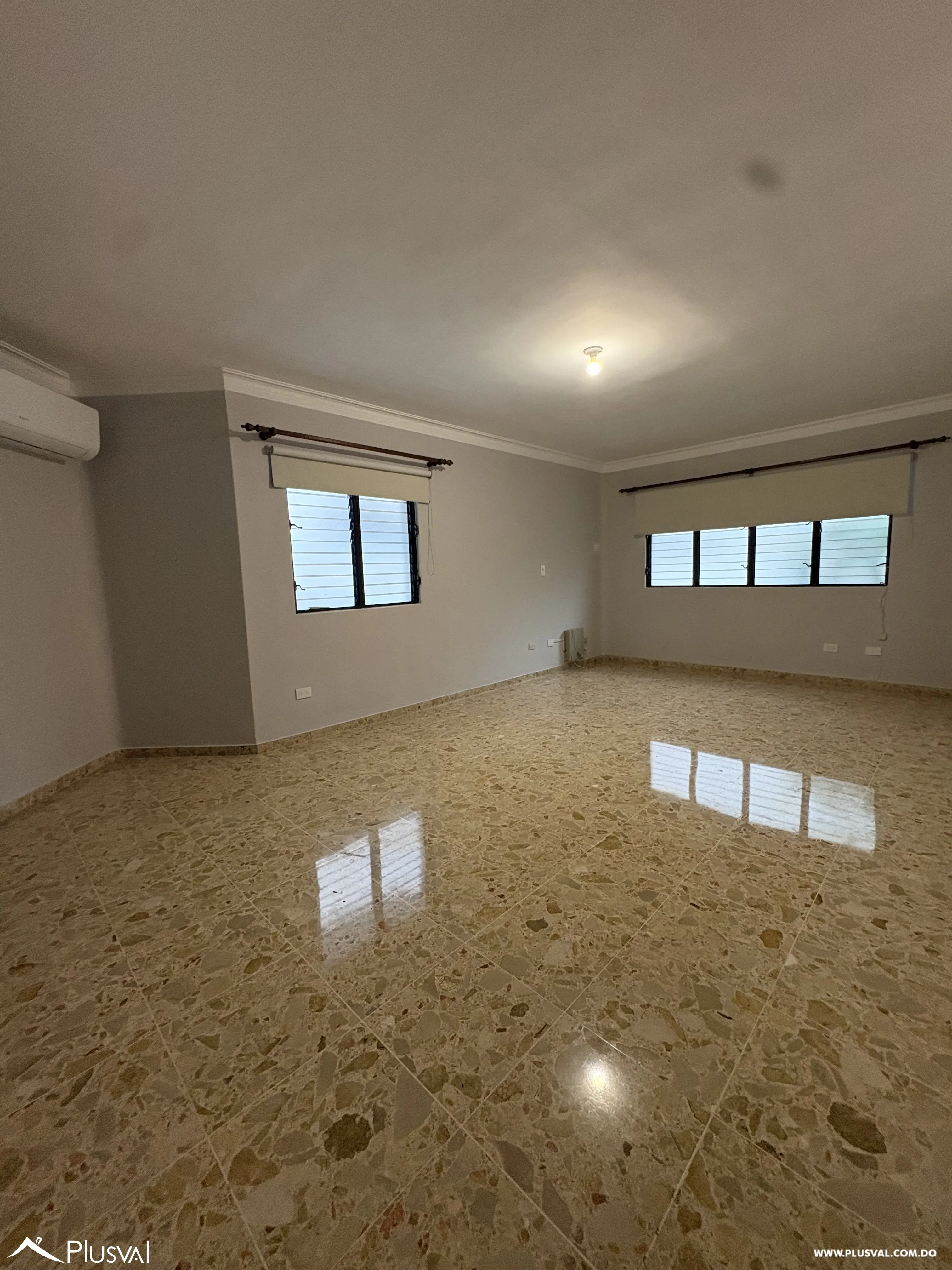 Apartamento en Alquiler en el Naco, Clásico, amplio y muy bien cuidado 507599