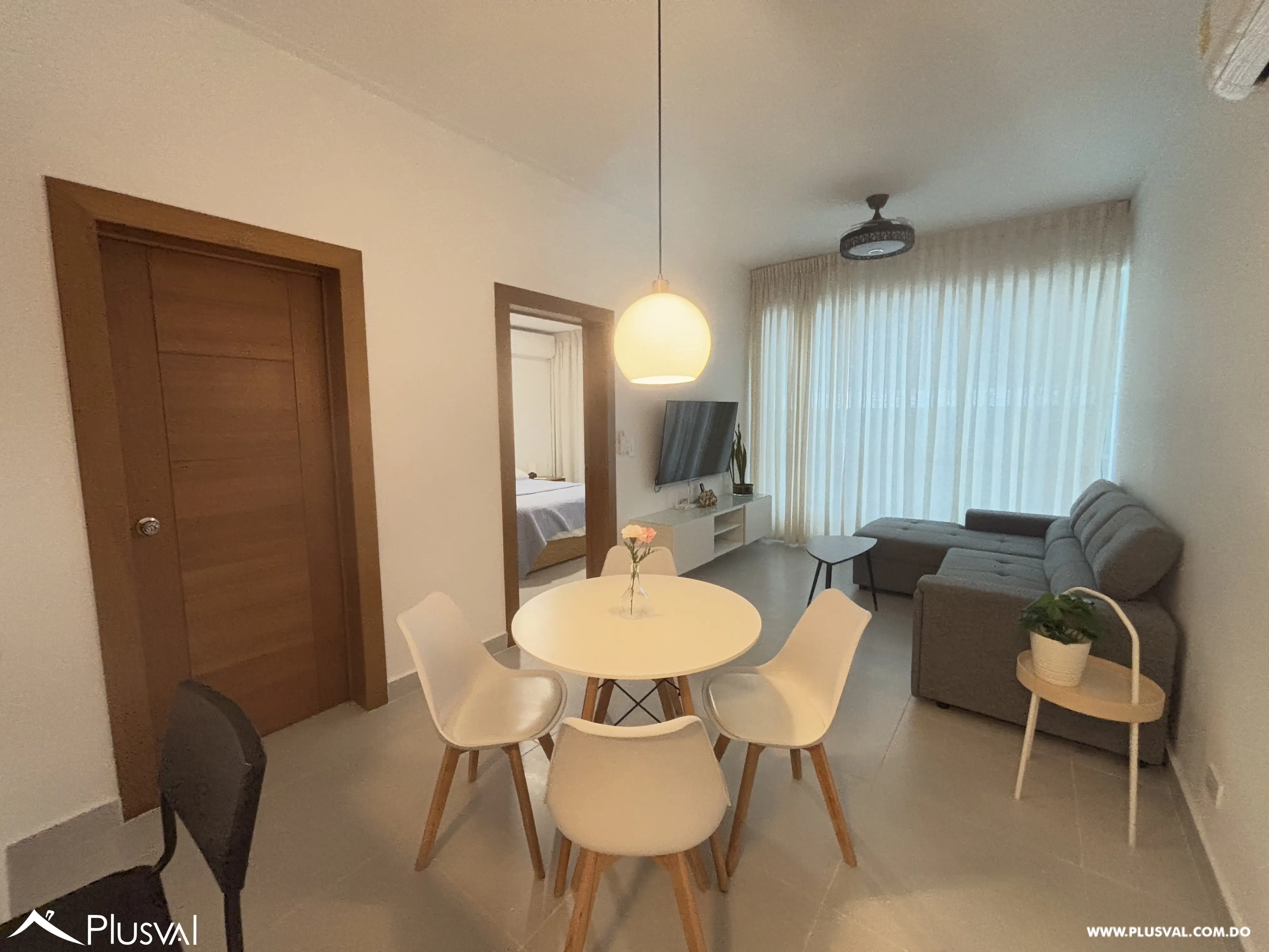 Apartamento amueblado de 1 habitación en Evaristo Morales 456017
