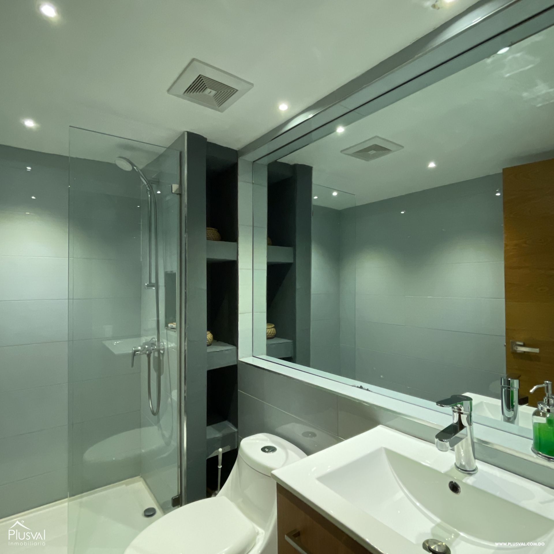 Alquiler de Amplio Apartamento Familiar con Terraza Privada en la Zona Colonial 396372