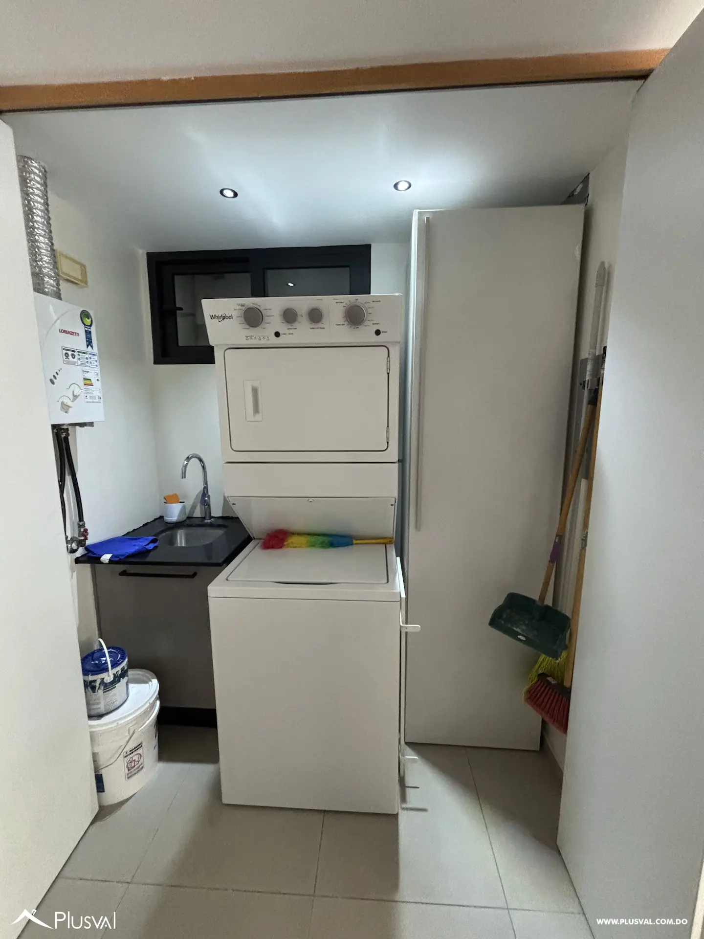 Alquiler Apartamento Moderno Amueblado en Evaristo Morales 512670