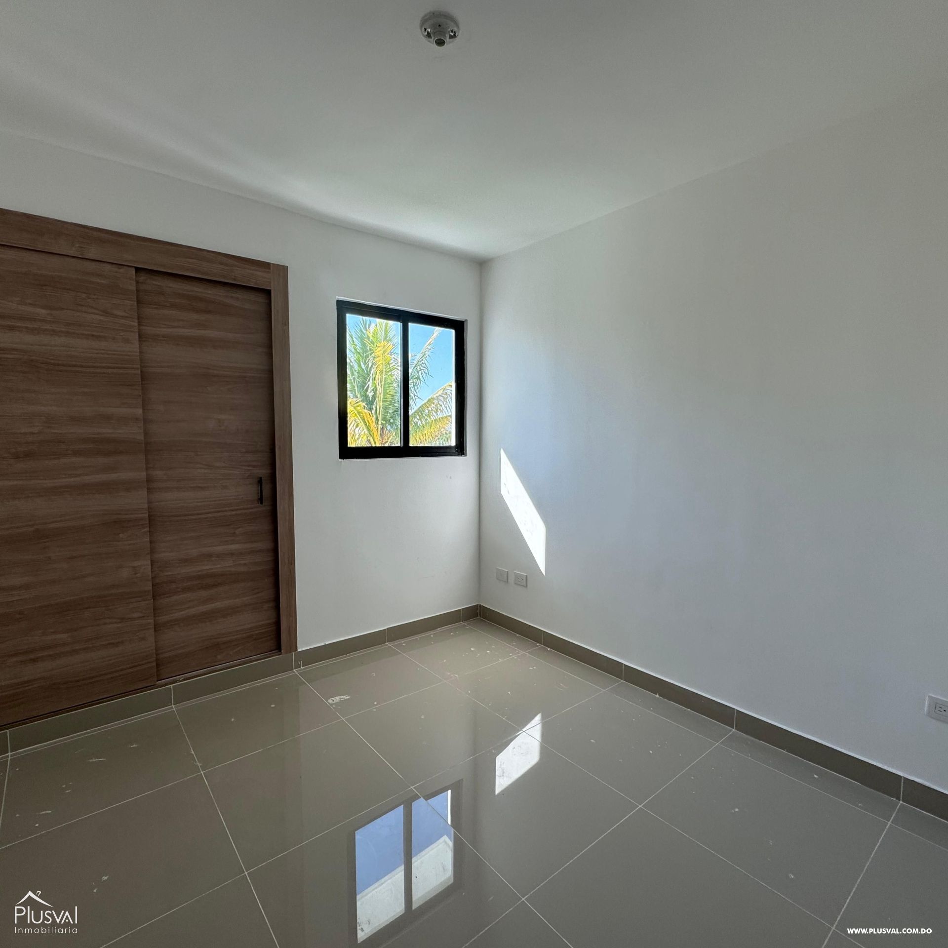 Apartamento próximo a la Carretera Duarte con terraza en el quinto nivel, jacuzzi y habitación adicional 406784