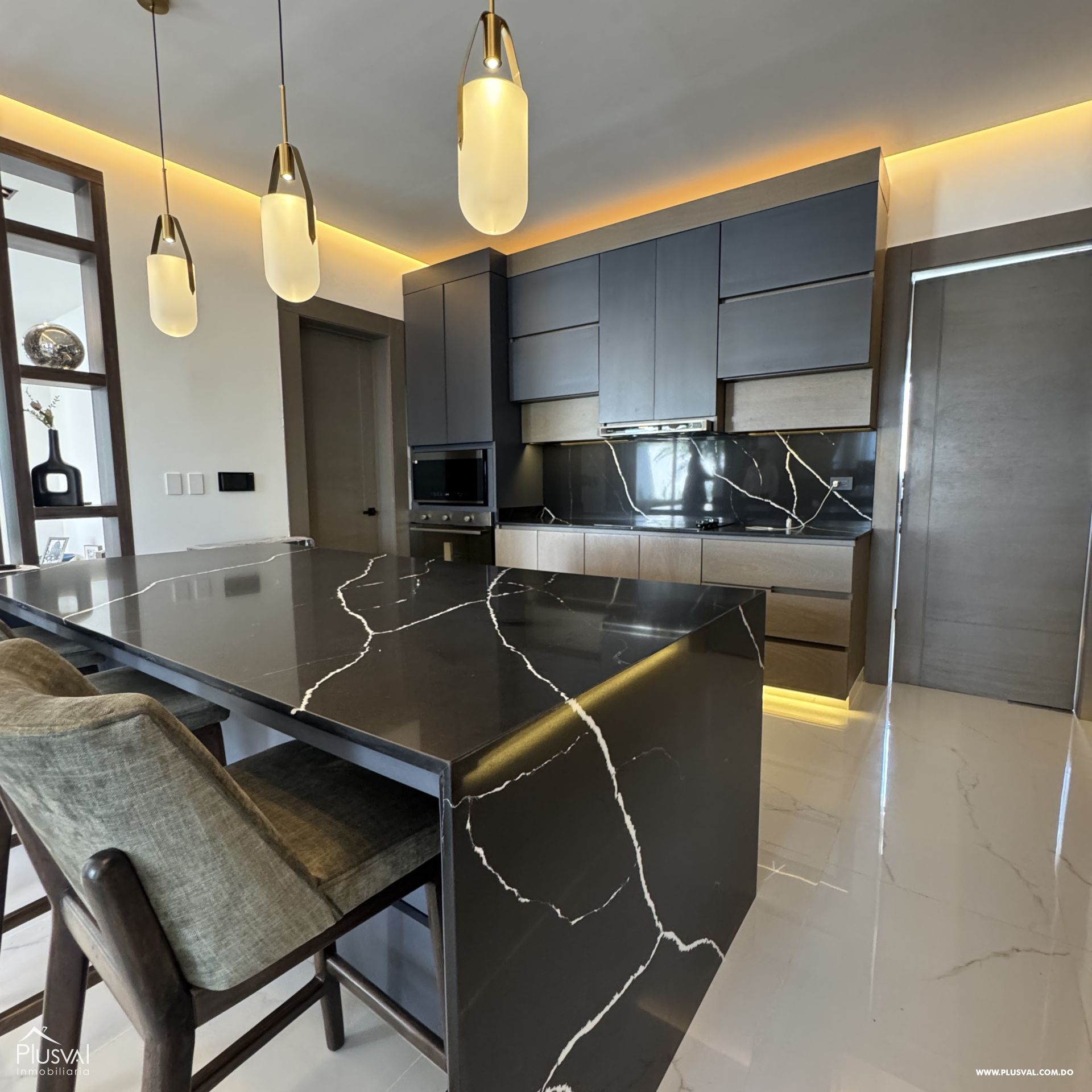 Vivienda de 2 niveles en Proyecto seguro de Santiago. 406880