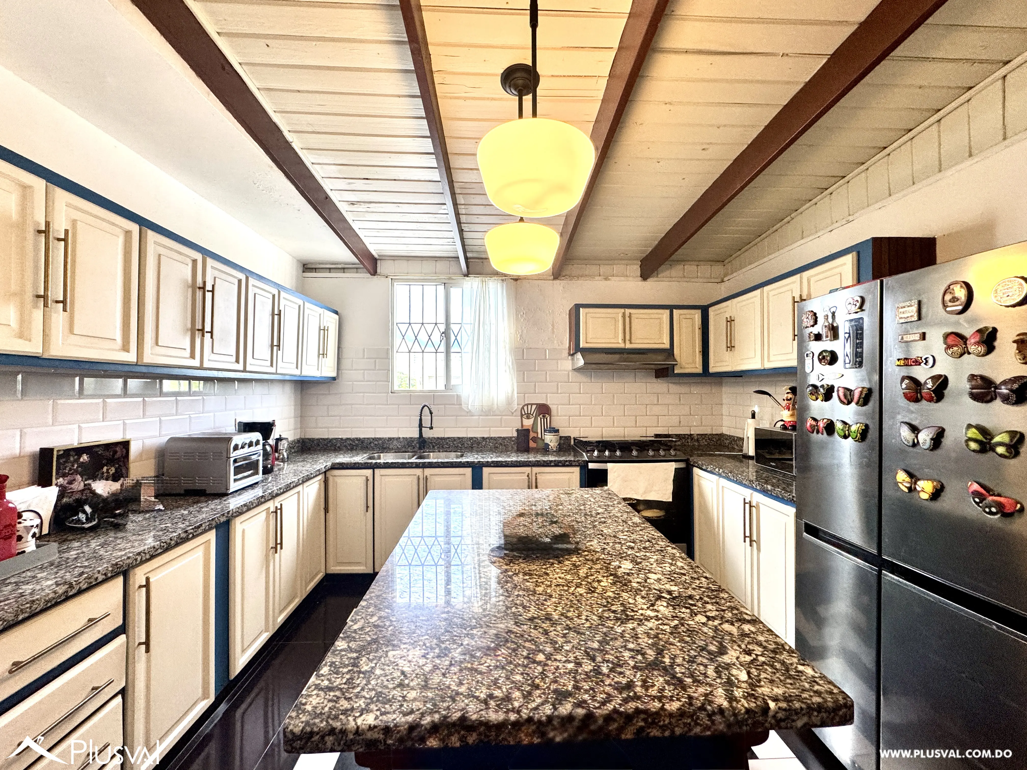 Amplio apartamento clásico en venta en tranquila calle de Gazcue 470427