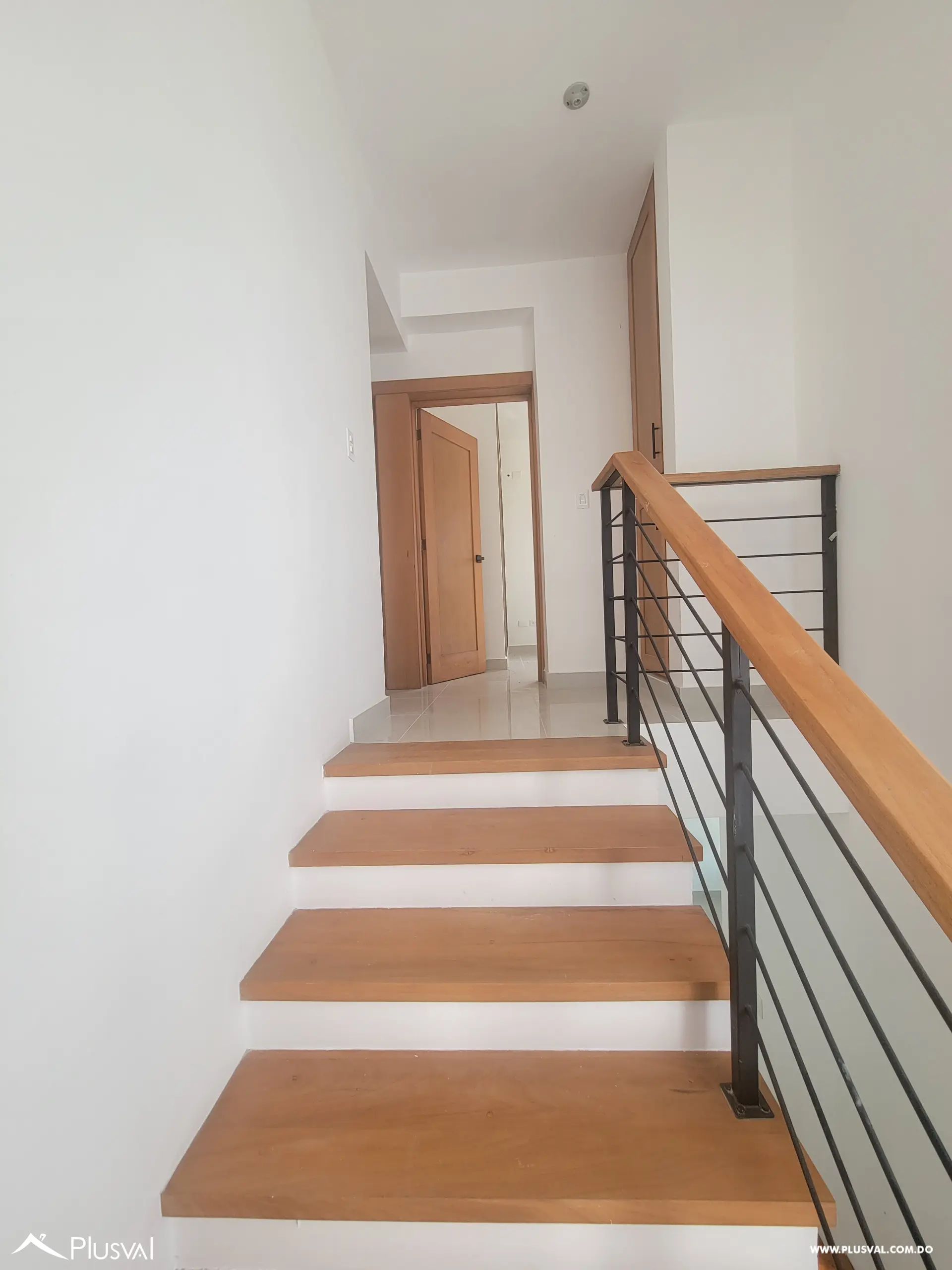 AMPLIA VILLA DE 3 HABITACIONES CON PISCINA Y PATIO EN SECTOR DEL DOWTOWN PUNTA CANA 499569