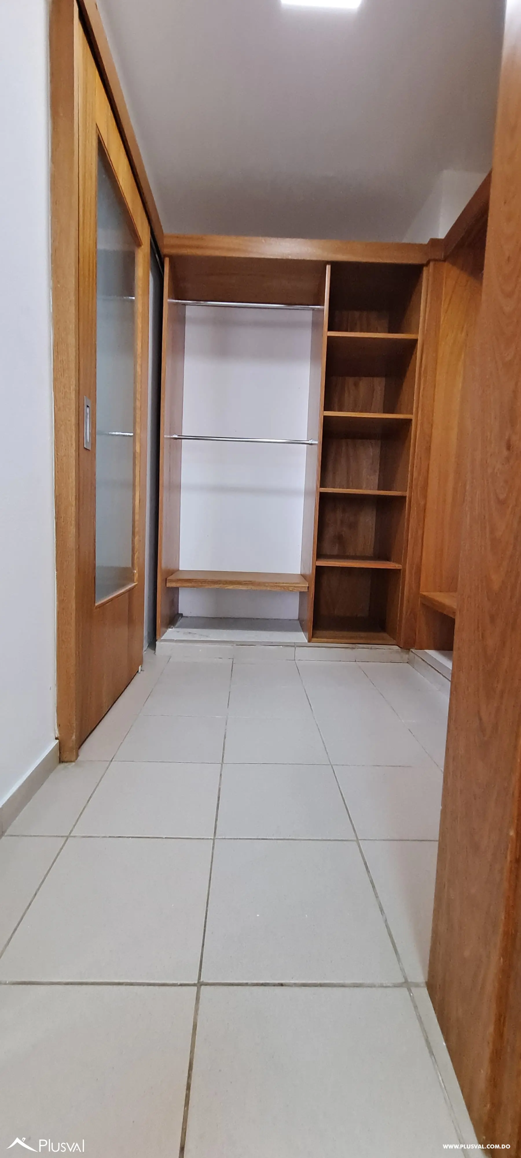 SE RENTA AMPLIO APARTAMENTO EN ZONA EXCLUSIVA DE SANTO DOMINGO 452267
