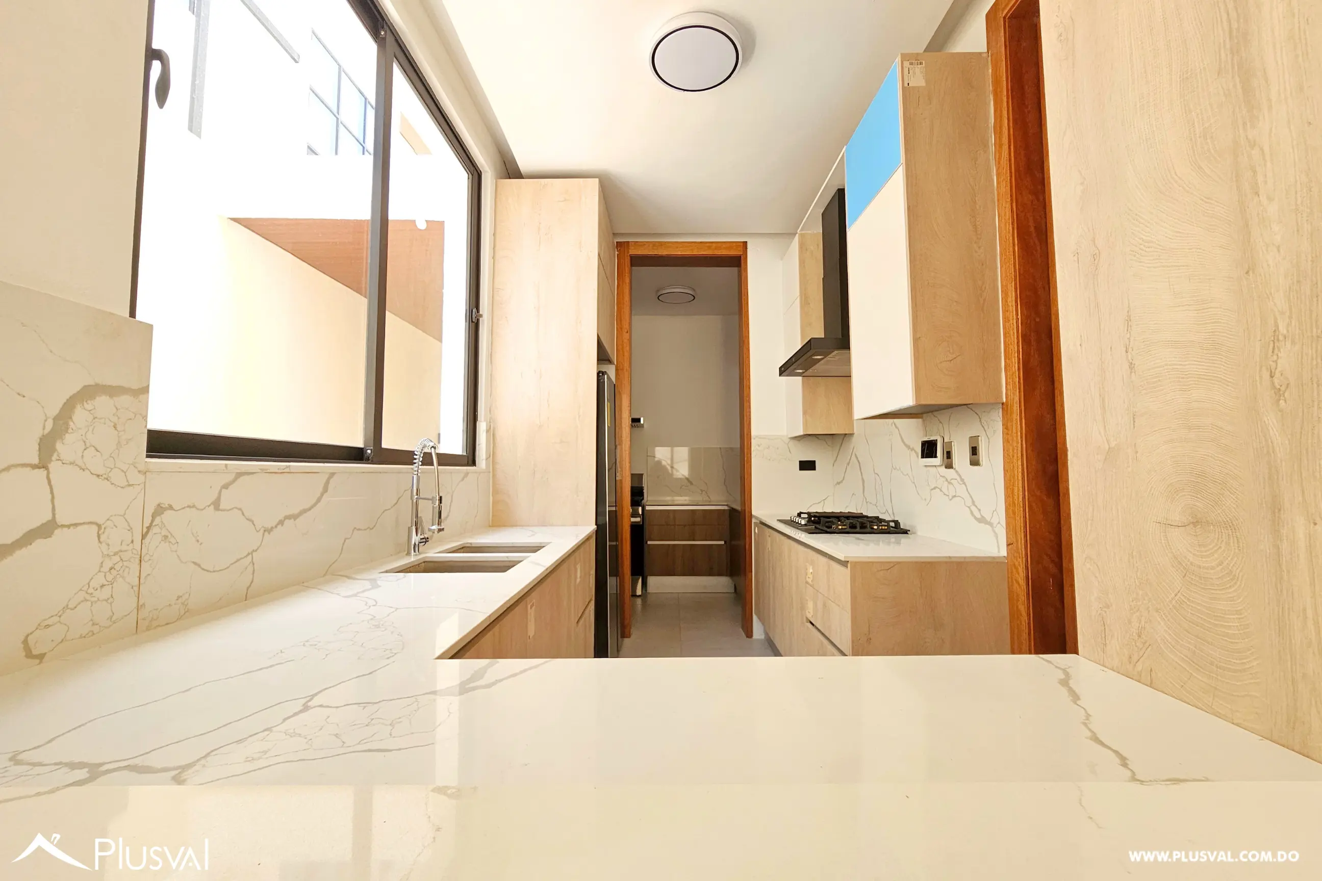 Casa en Residencial Cerrado en Alquiler con Línea Blanca en Arroyo Hondo 509166