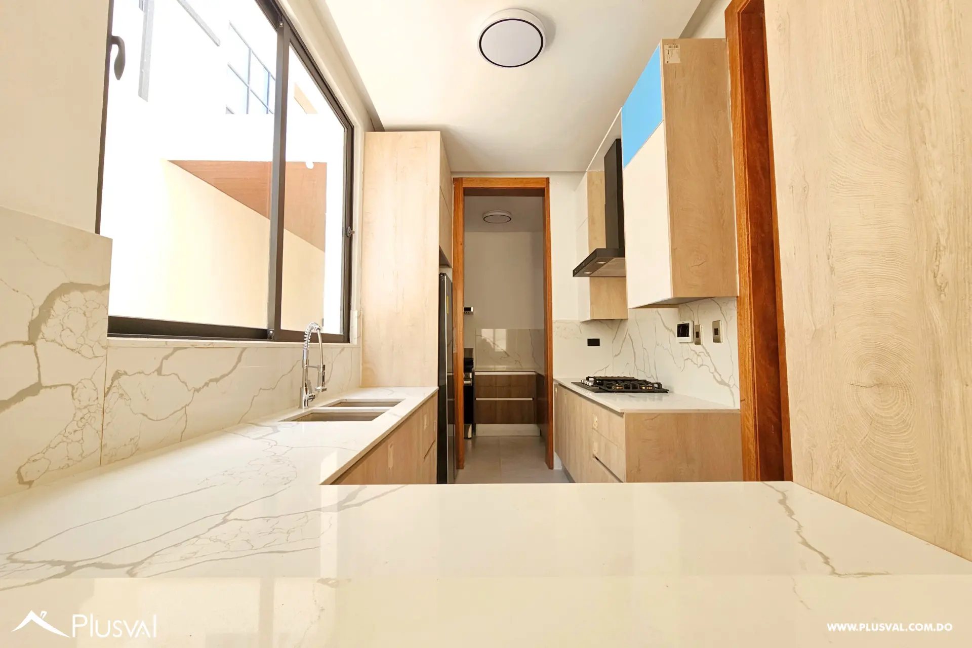 Casa en Residencial Cerrado en Alquiler con Línea Blanca en Arroyo Hondo 509166
