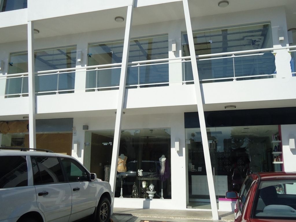 Local comercial en alquiler, Julieta. - 2do Nivel 32008