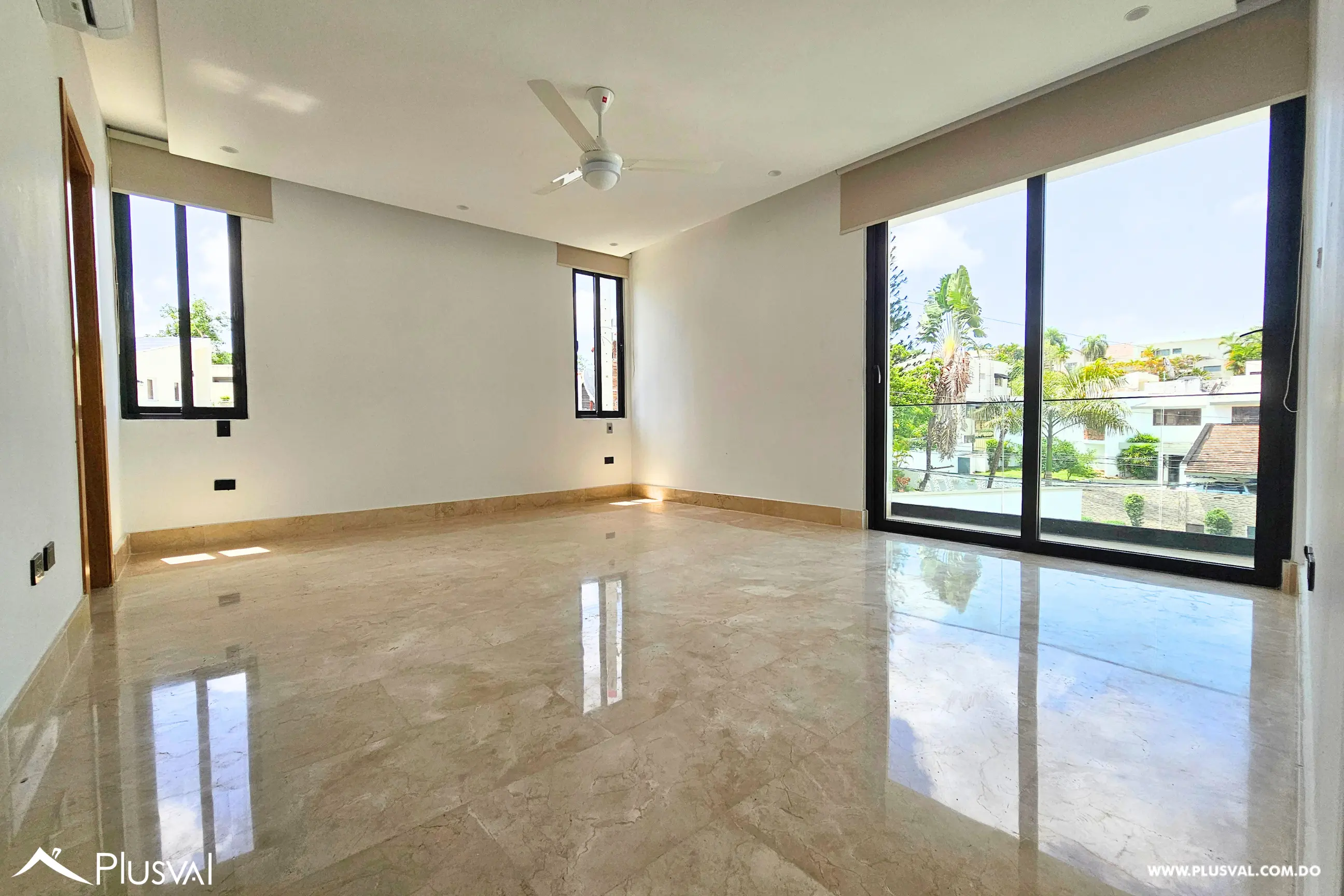 Casa en Residencial Cerrado en Alquiler con Línea Blanca en Arroyo Hondo 509173