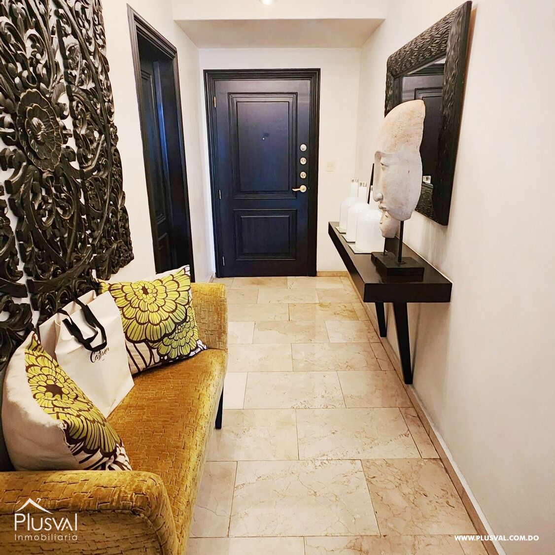 Se alquila  vacio Amplio apartamento clásico de dos niveles en Naco 360401