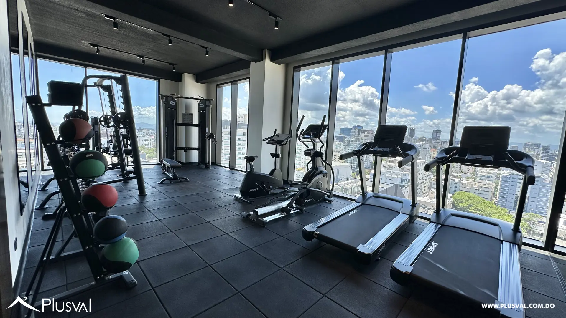 Alquiler de Apartamento de 1 Habitación en Piantini – Torre Moderna con Línea Blanca 460432