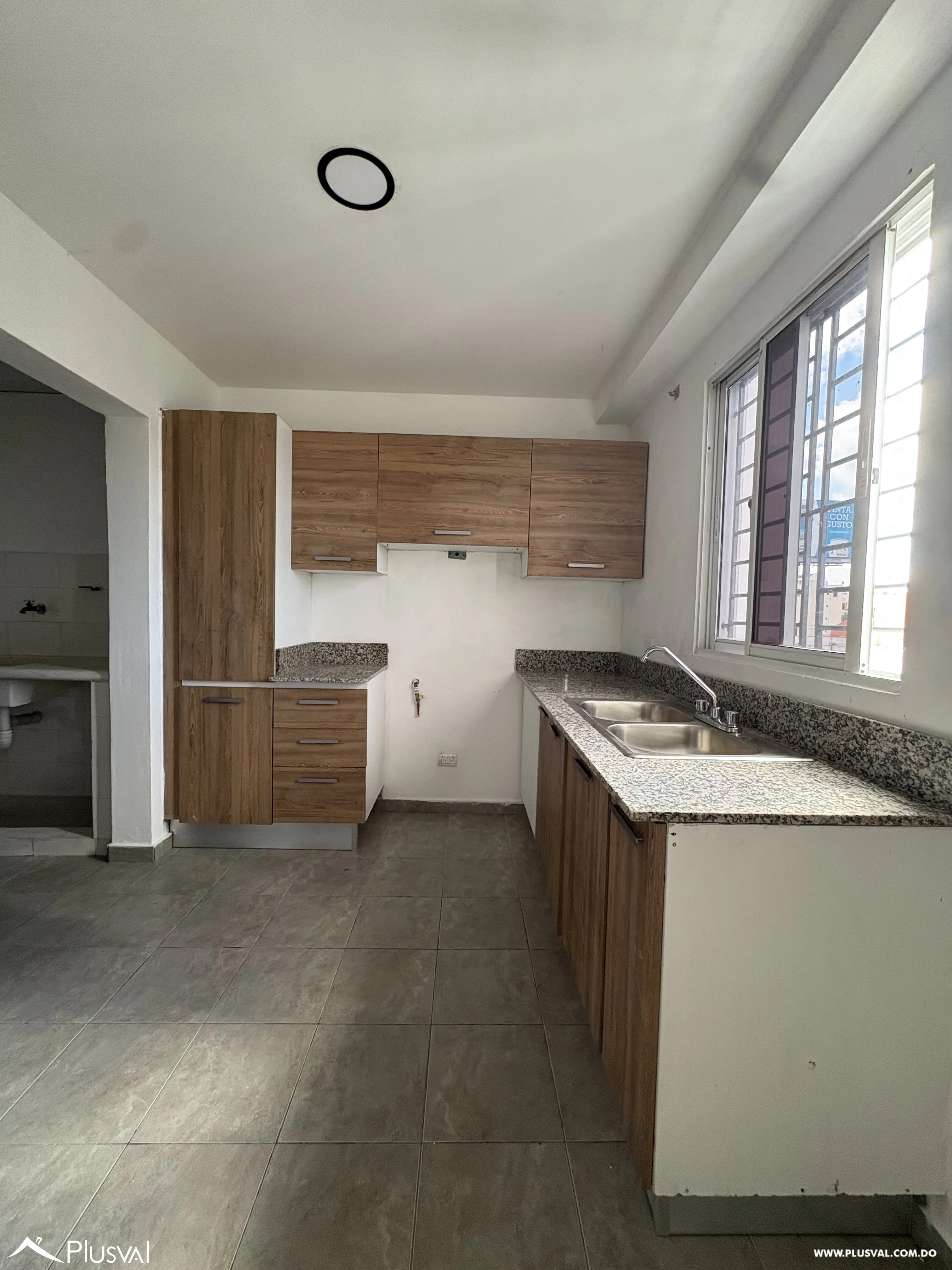 Cómodo apartamento en venta en Evaristo Morales. 532429