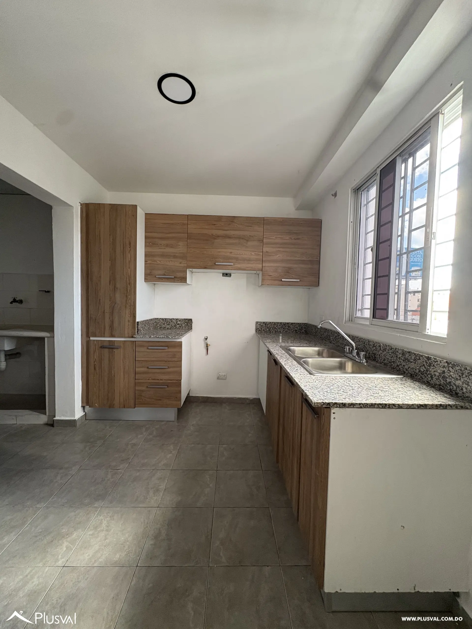 Cómodo apartamento en venta en Evaristo Morales. 532429