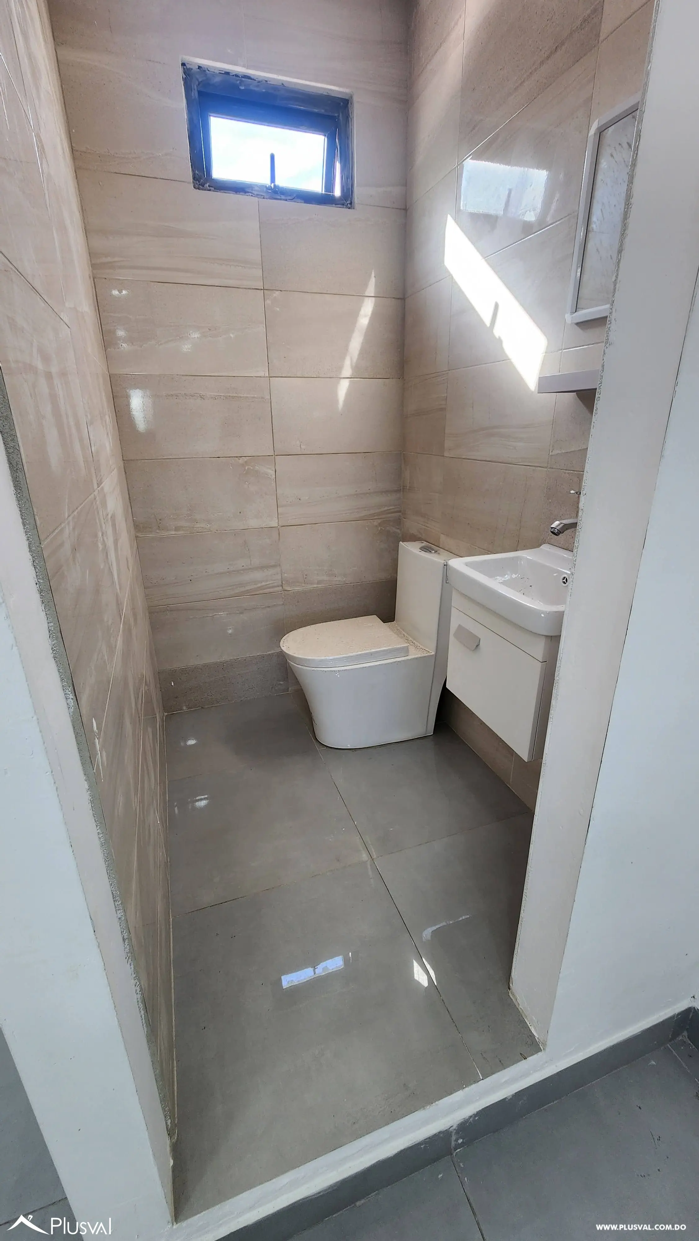 Se vende casa ideal para comercio y/o vivir. 473574