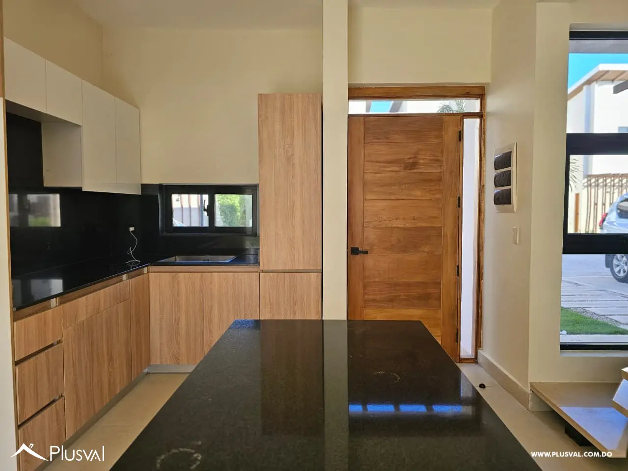 Casa en renta con piscina, terraza y jardín privado, amplios espacios y concepto abierto 477944