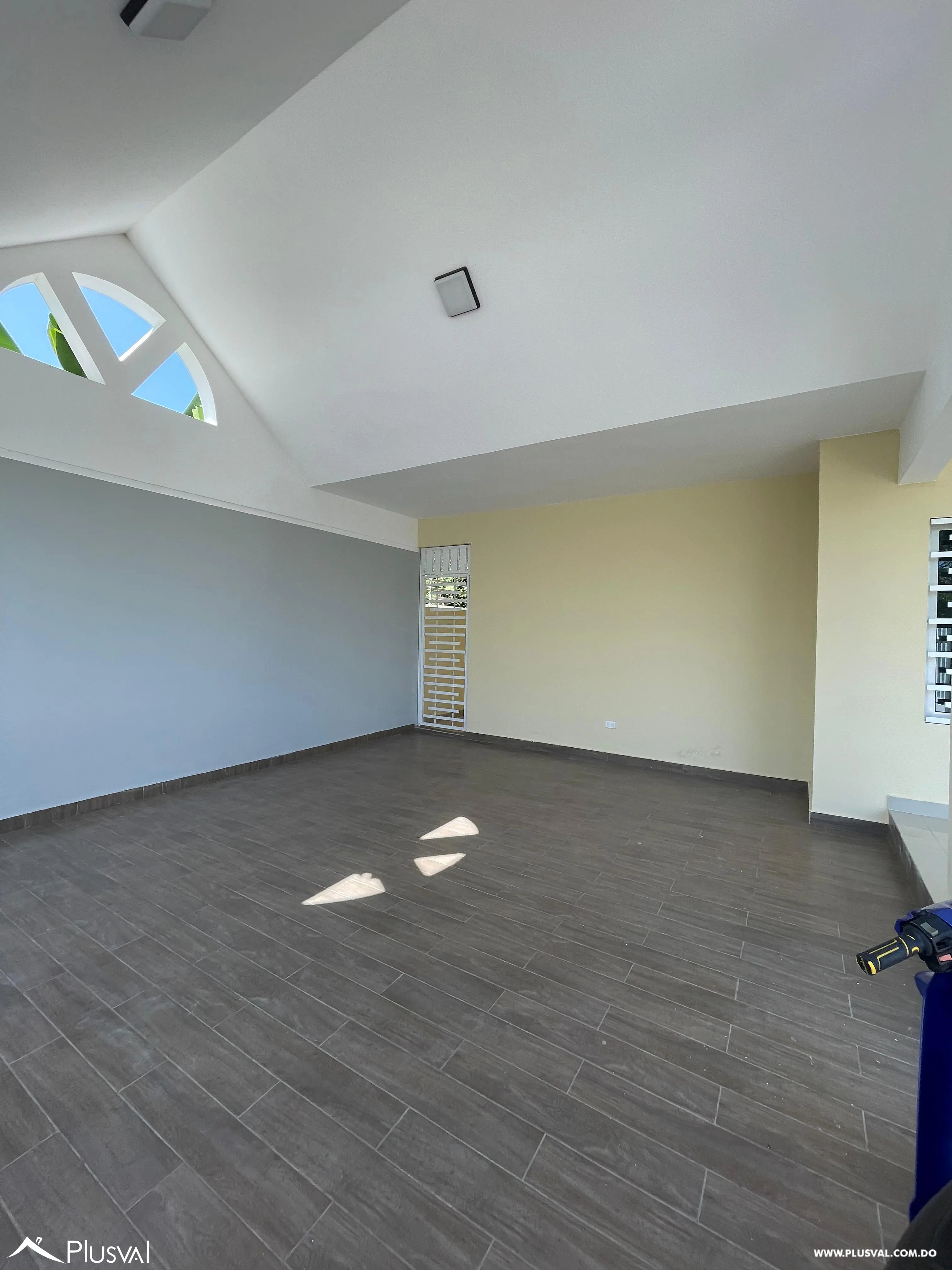 Casa en La Vega con 3 habitaciones más cuarto de servicio 454846