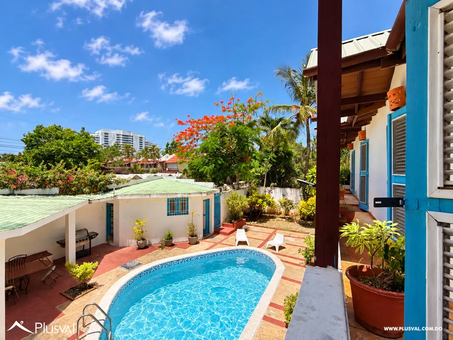 Edificio Residencial de 6 Apartamentos en Venta a 2 Minutos de la Playa en Juan Dolio 529911