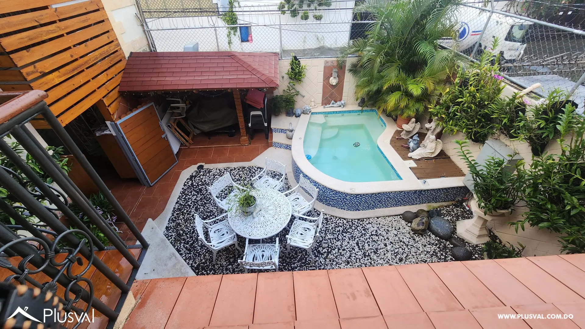 Se vende amplia casa en Los Restauradores 475476