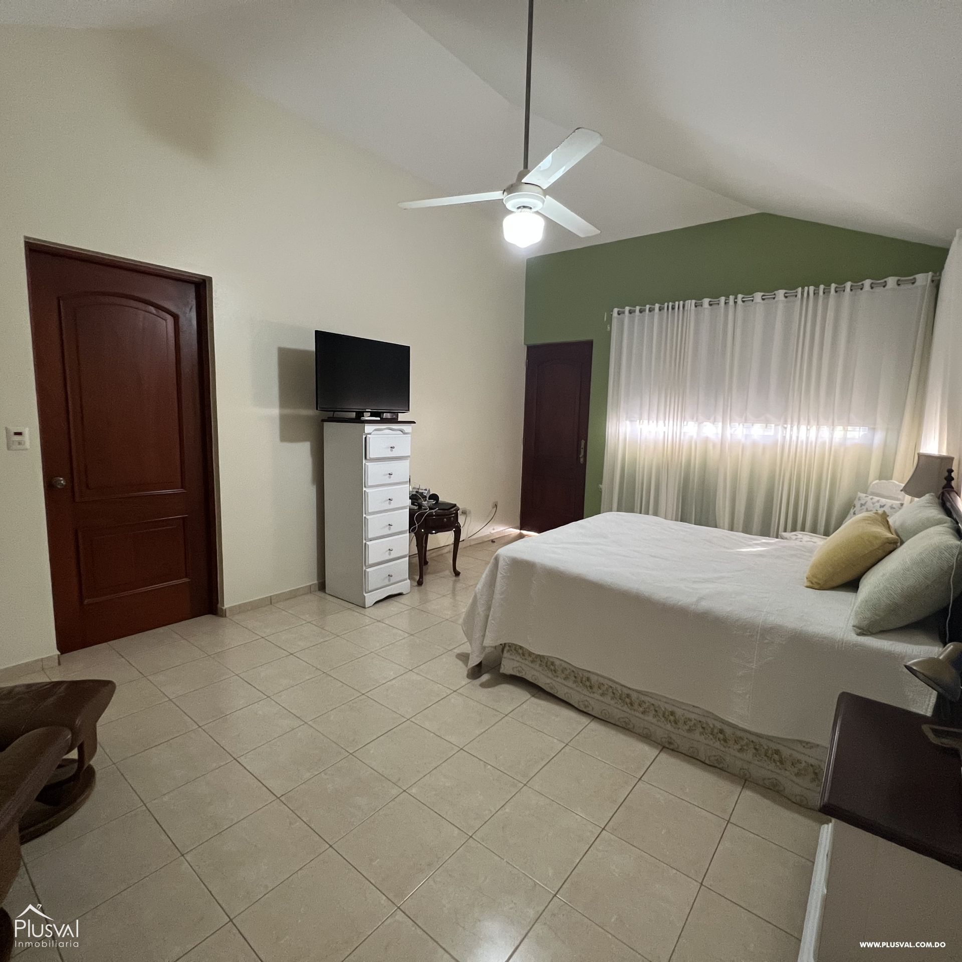 Hermosa Casa en Venta en Urbanizacion Cerrada 250510