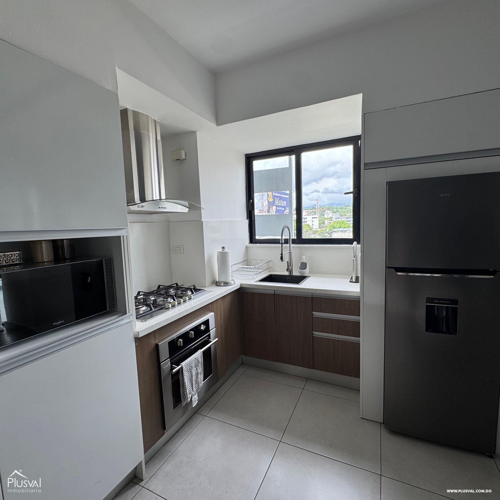 Apartamento amueblado ubicado en una torre moderna en el corazón de la ciudad, La Esmeralda. 463327
