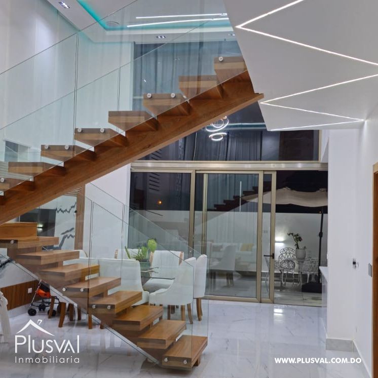 Moderna y espaciosa Casa en venta dentro de residencial cerrado en Gurabo 370307