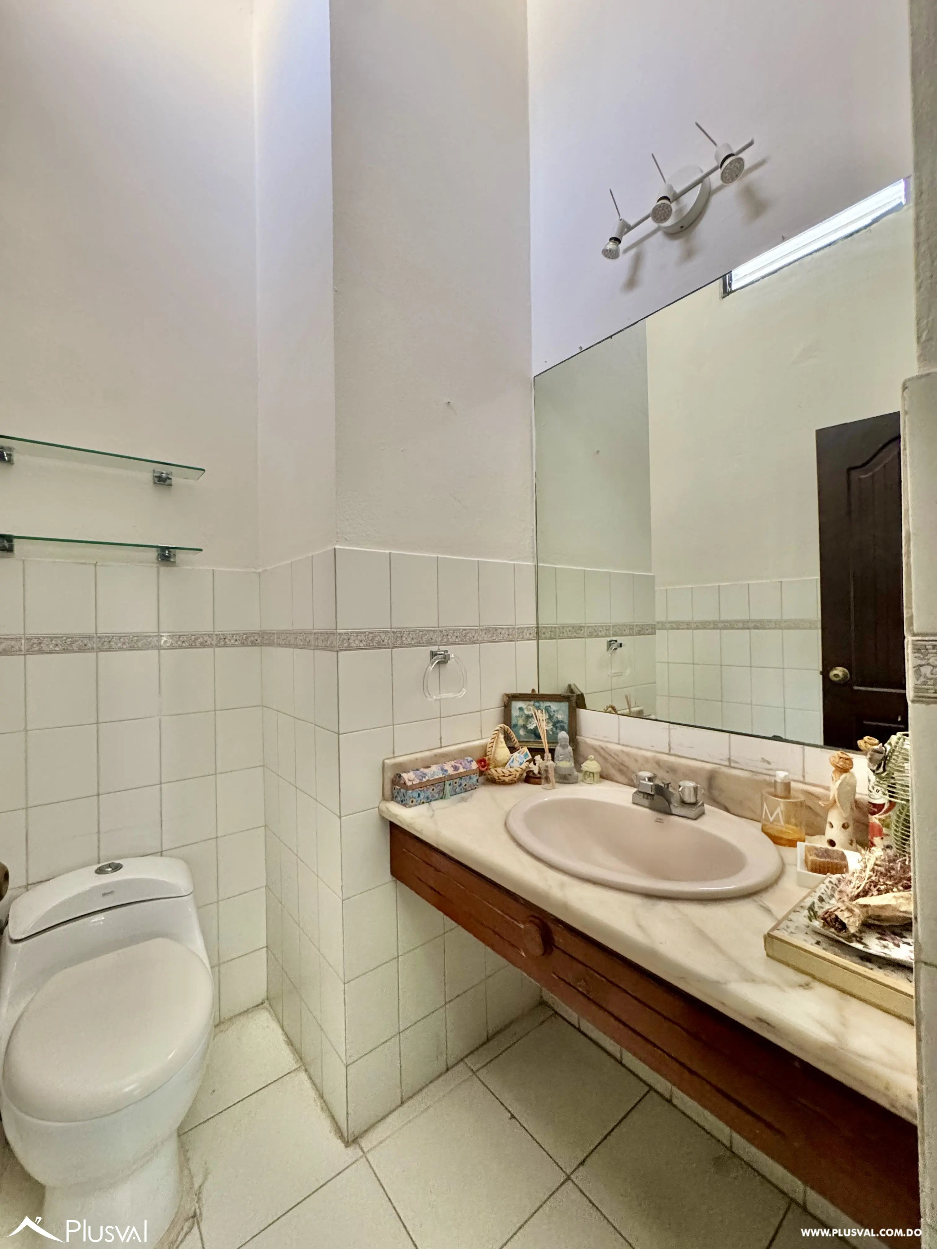 Vendo Maravillosa Casa de 2 Niveles en Los Cacicazgos 519172