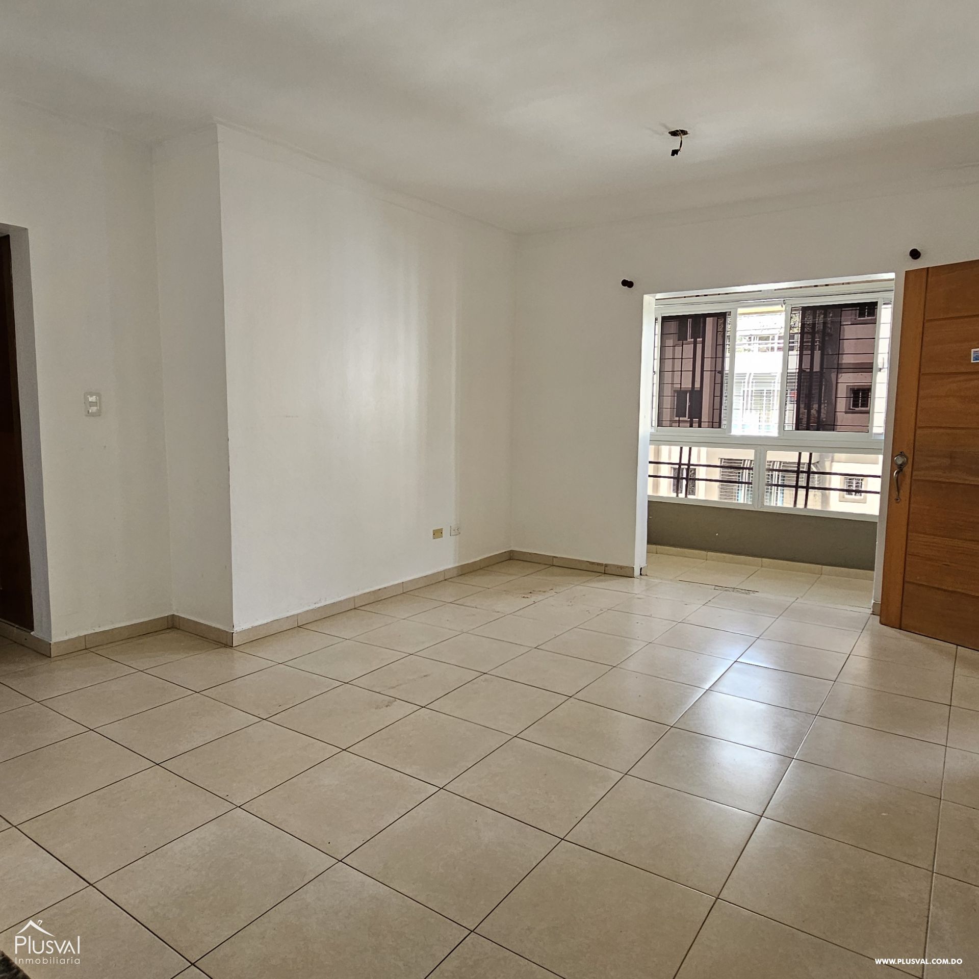 Apartamento de 3 habitaciones en Villa Aura, Residencial Cerrado 353716