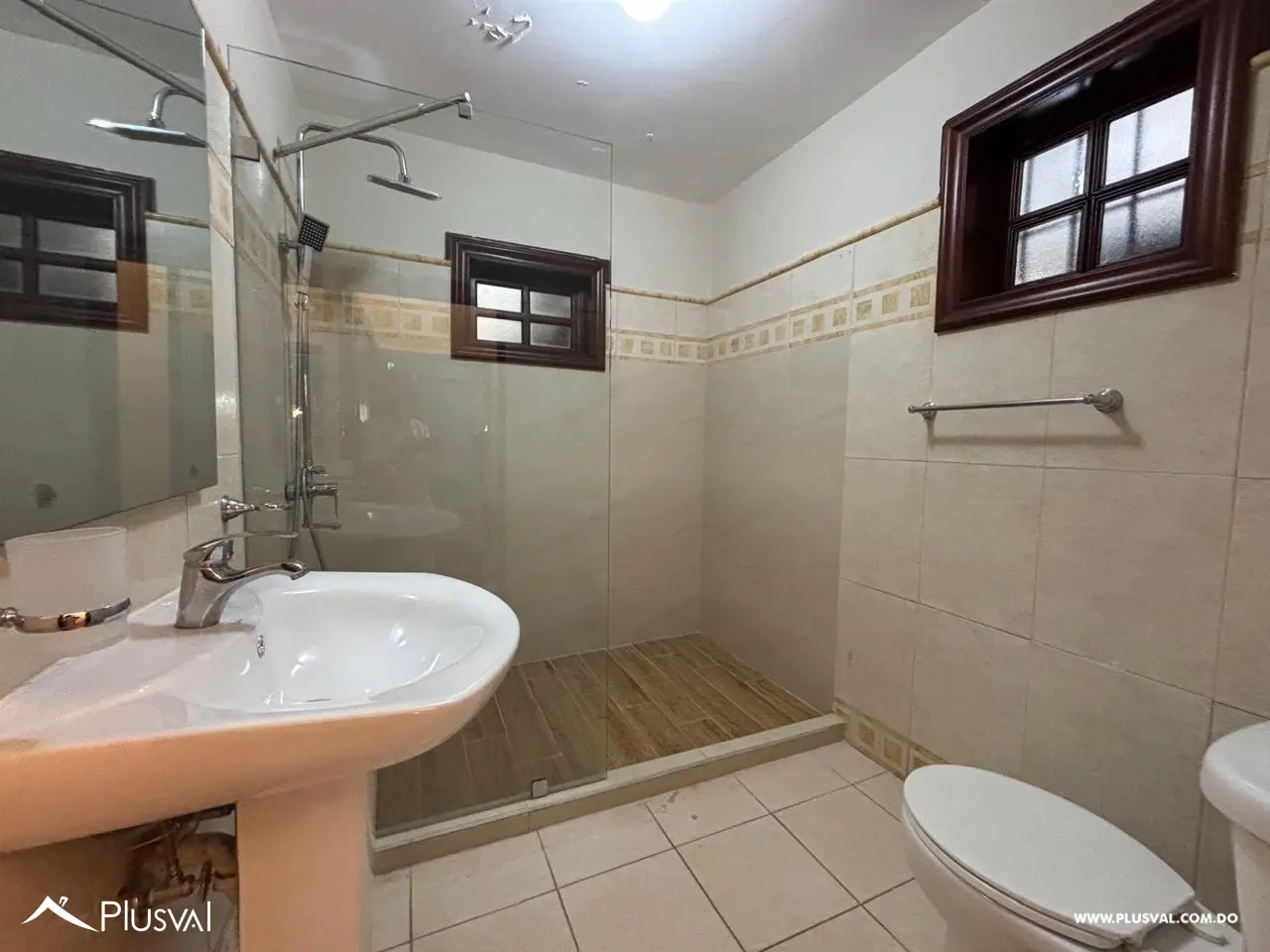 Amplia y clásica casa en alquiler en la mejor zona de Bella Vista 457970