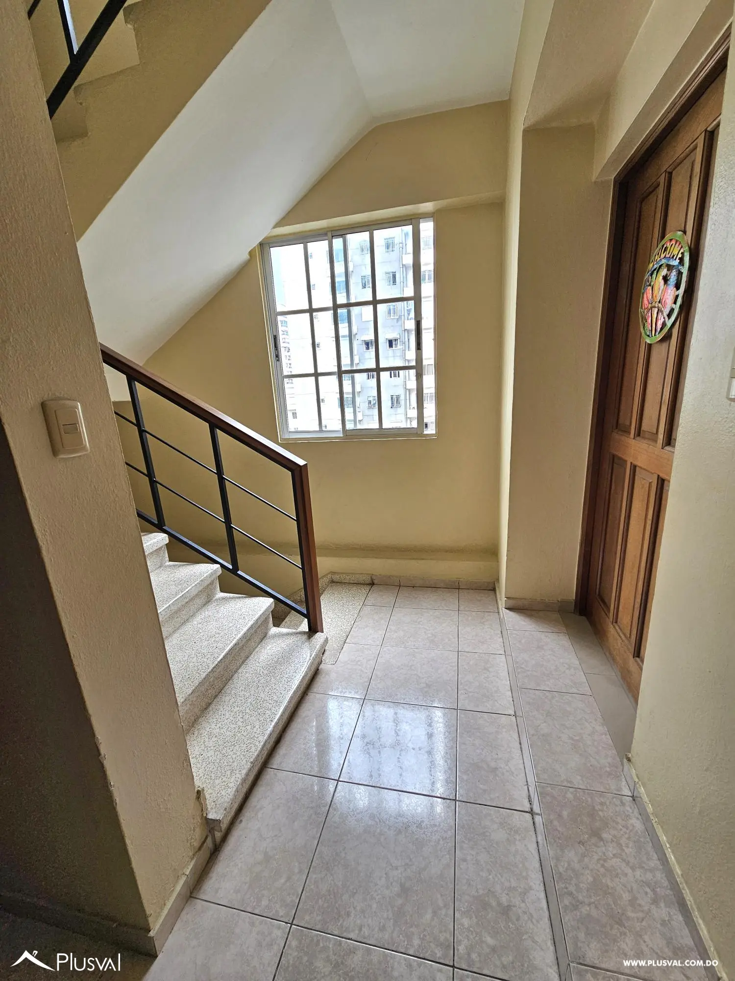 Apartamento con hermosa vista desde el balcón de la habitación principal. 490458