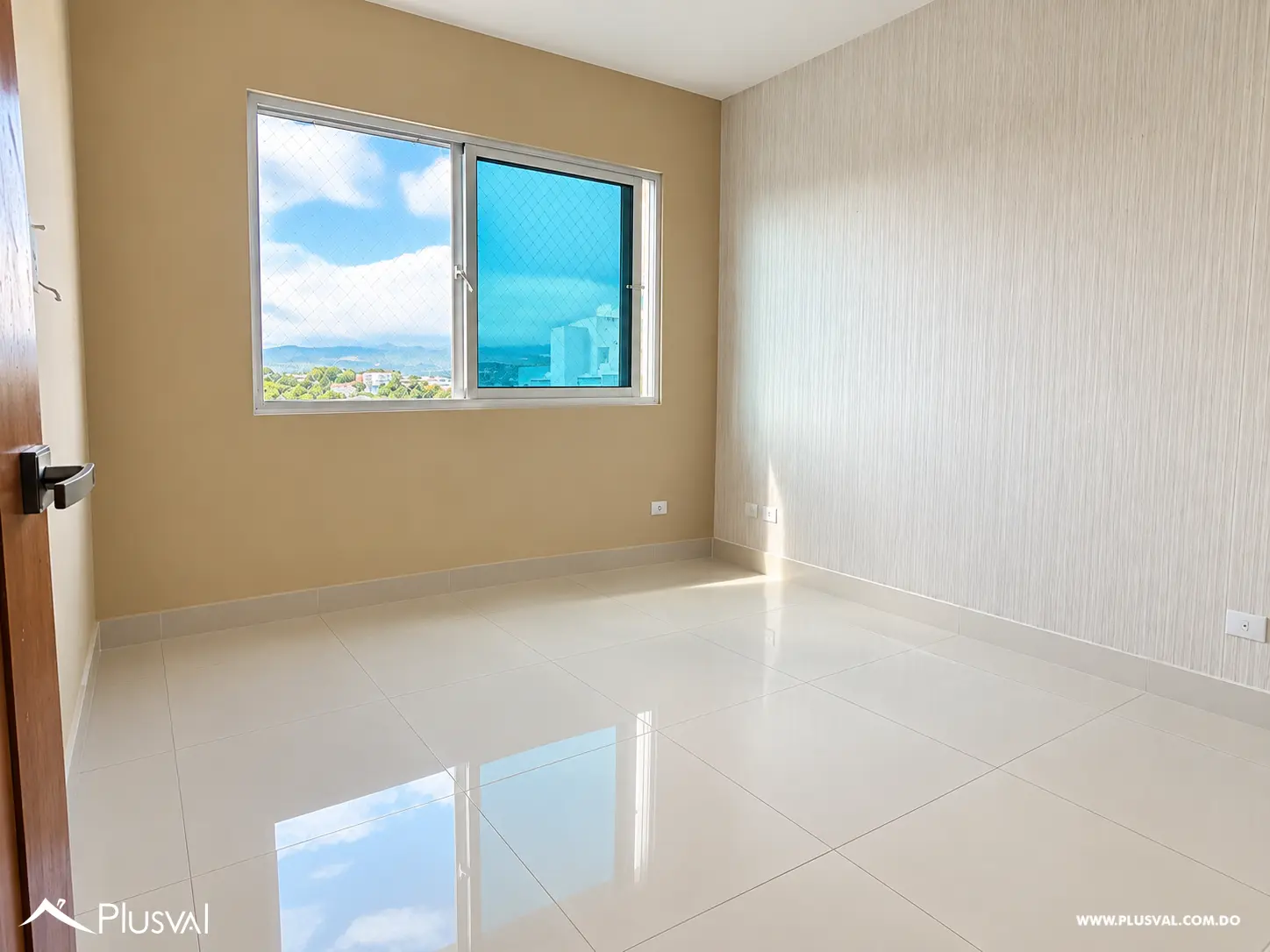 Apartamento de 3 Habitaciones en Séptimo Nivel con Amplios Espacios 527959