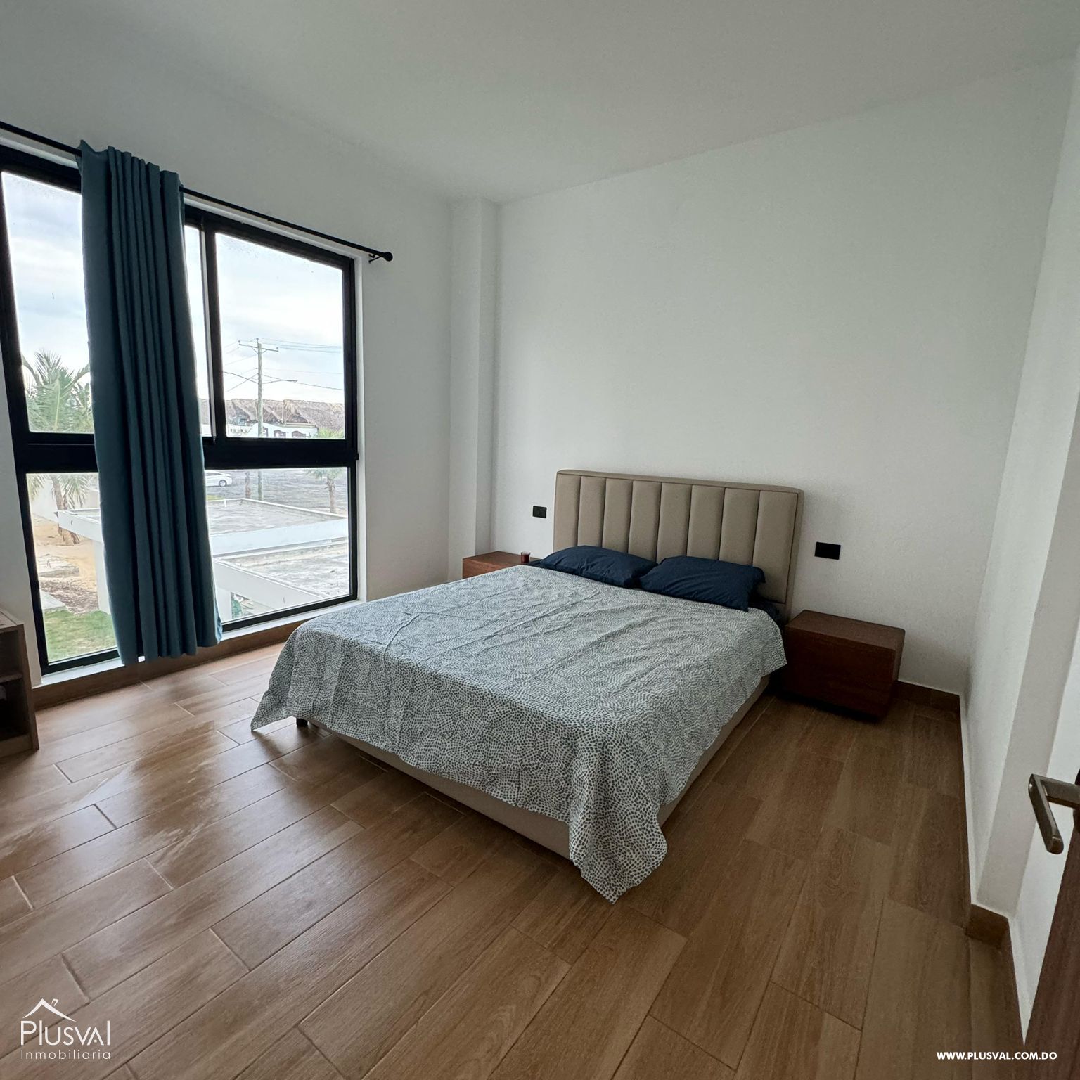 Apartamento amueblado en venta en central park at downtown punta cana con vista a la piscina 344110