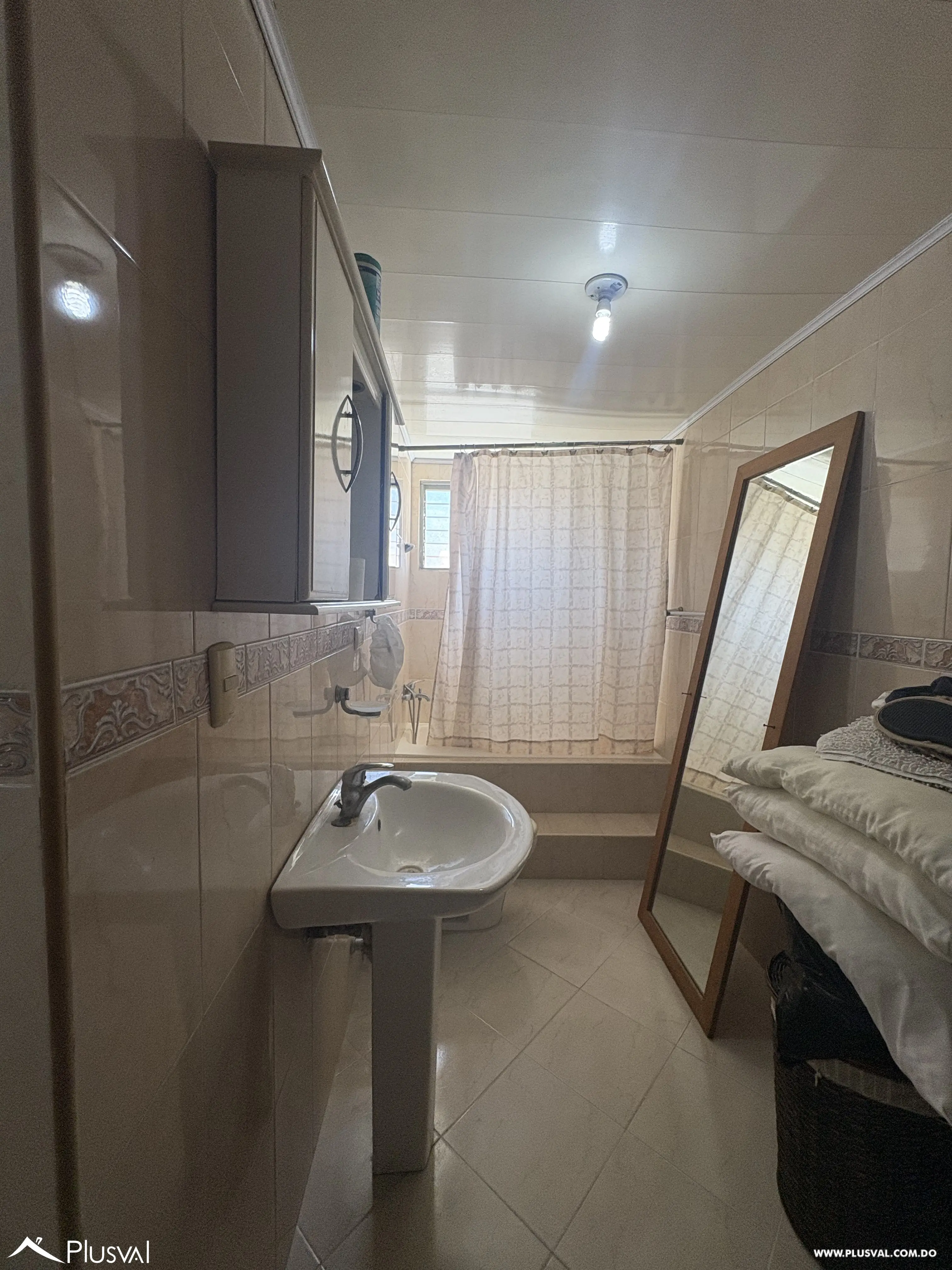 Apartamento en venta con amplia cocina en  Evaristo Morales 510866
