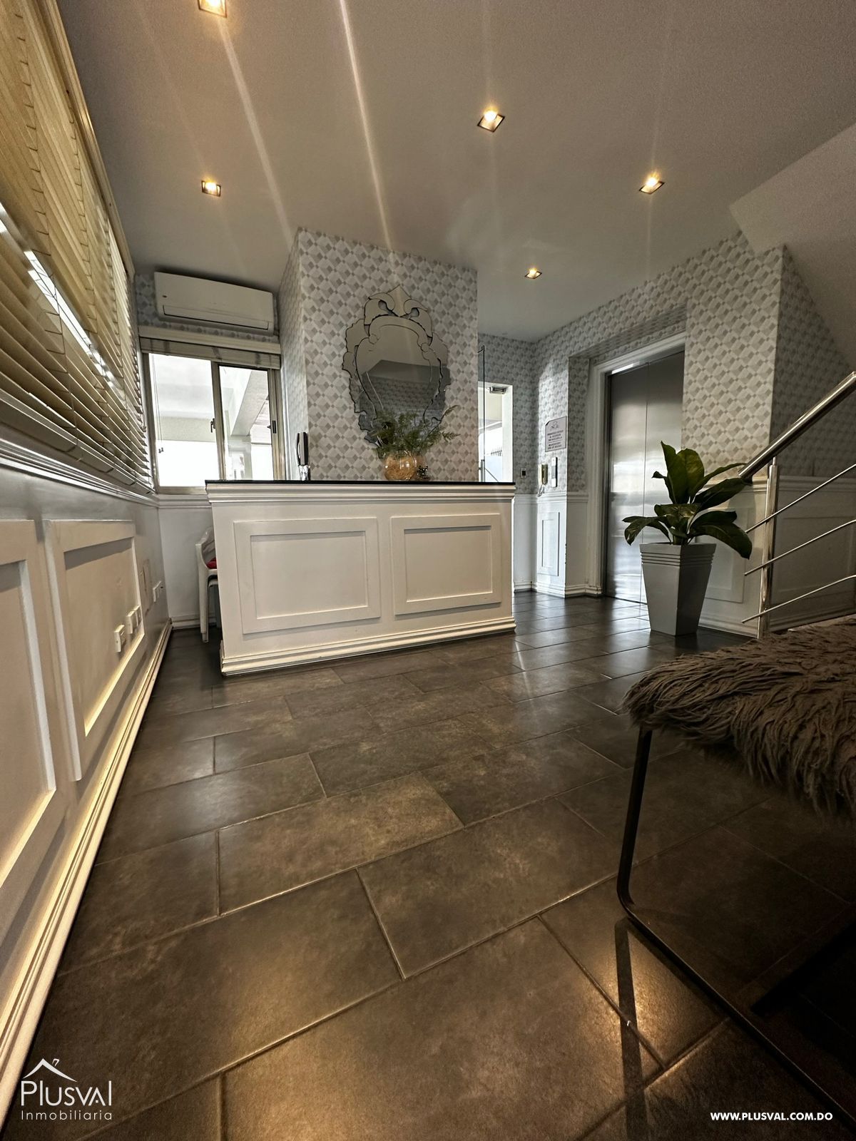 Residencia de lujo en Evaristo Morales. Amplio, privado y estratégicamente ubicado. 319248