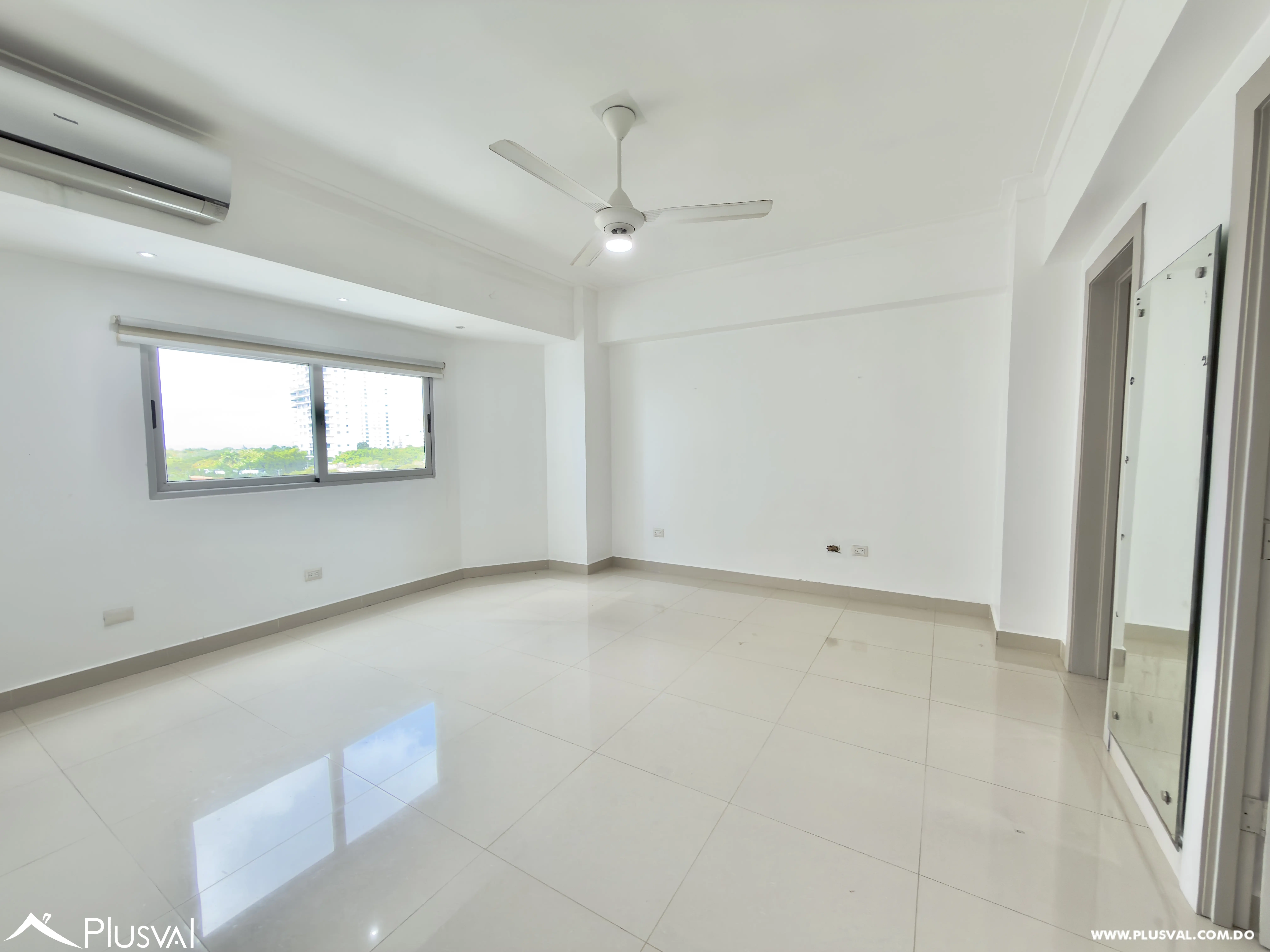 ALQUILER DE AMPLIO APARTAMENTO DE 3 HABITACIONES EN LOS CACICAZGOS CON LINEA BLANCA 523101