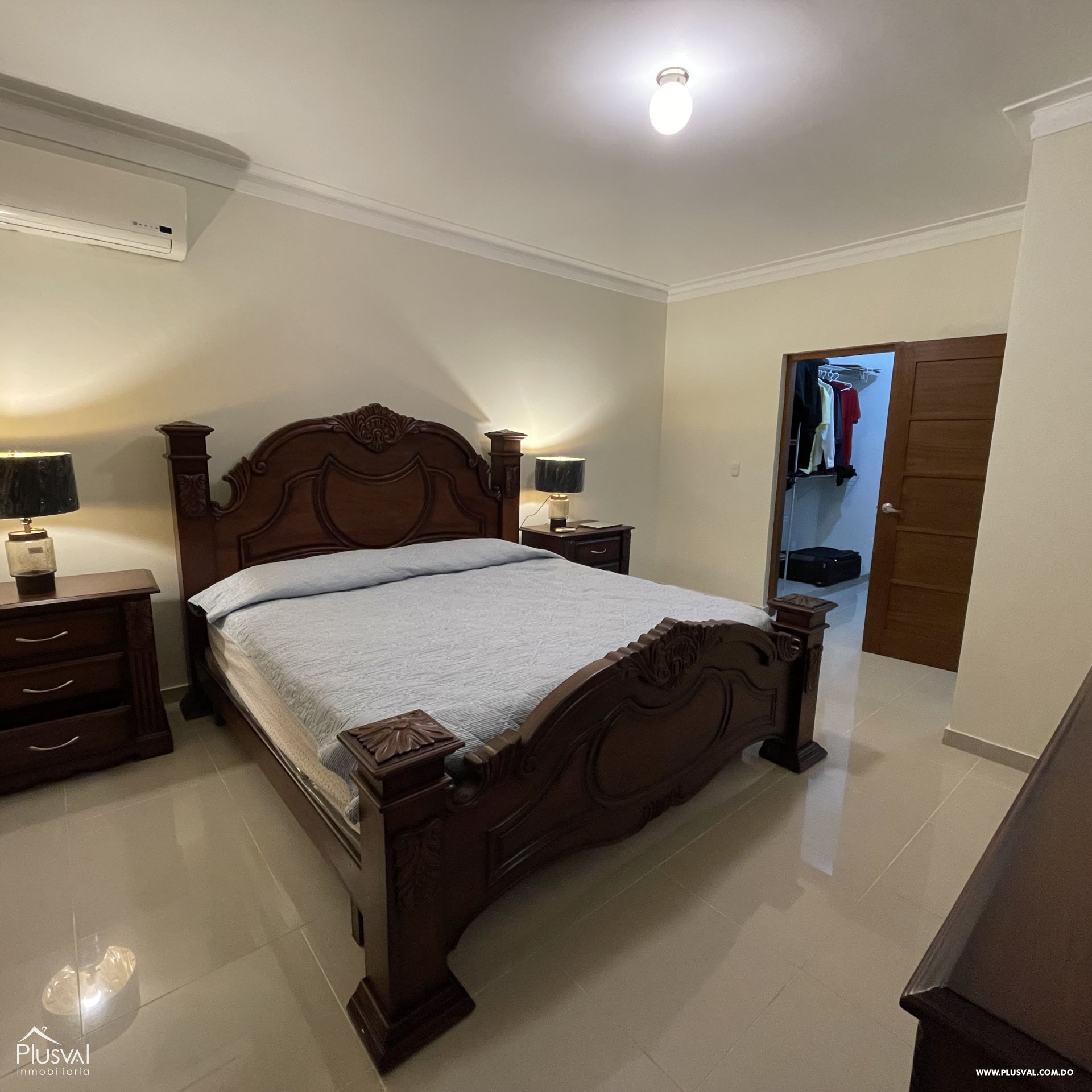 Apartamento en Alquiler en Evaristo Morales 256080