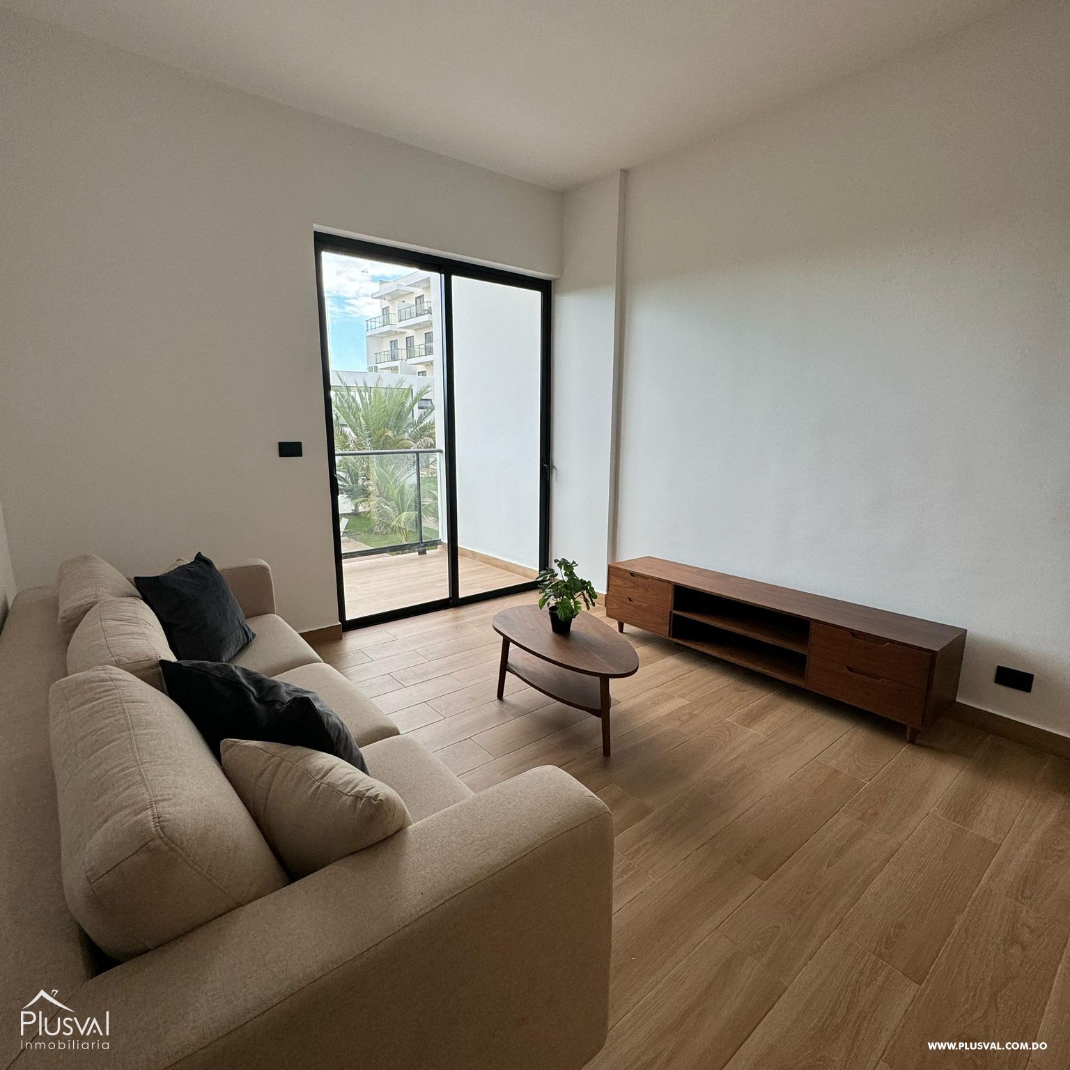 Apartamento amueblado en venta en central park at downtown punta cana con vista a la piscina 344109