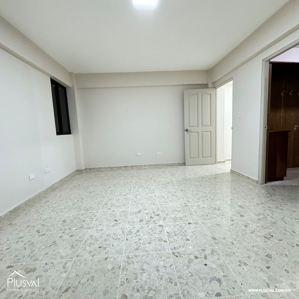 Clásico apartamento en alquiler en Naco.  Recién remodelado completamente, excelentes vecinos. 376993