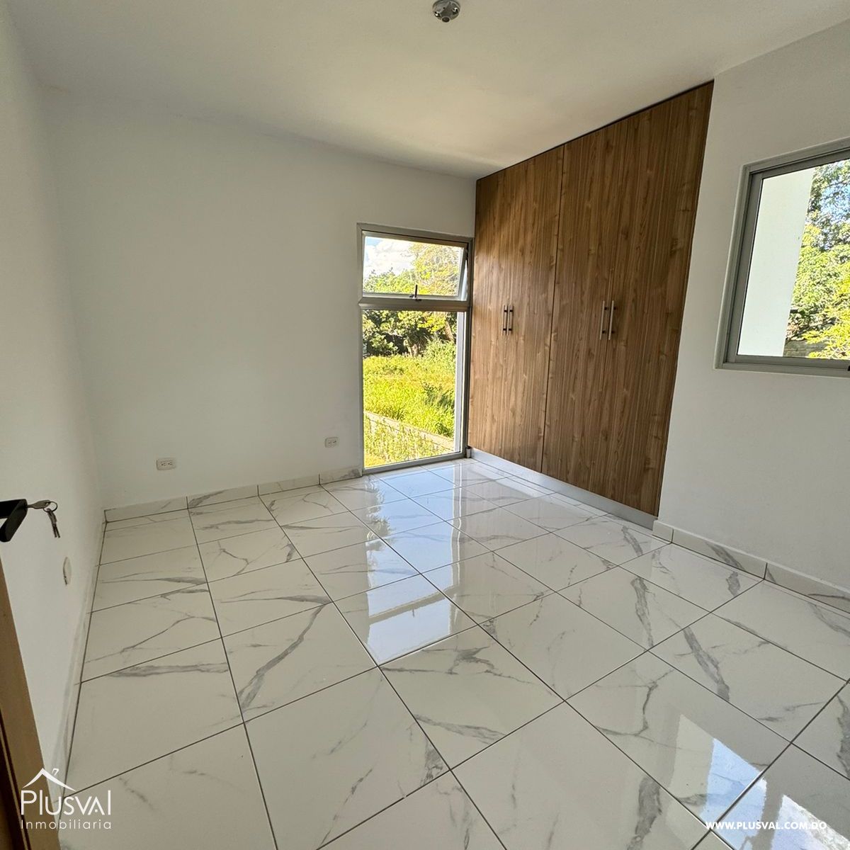 Excepcional Apartamento en exclusivo sector y privado con la privacidad y un encantador patio en el Segundo nivel, Estilo terraza en Santiago 340708