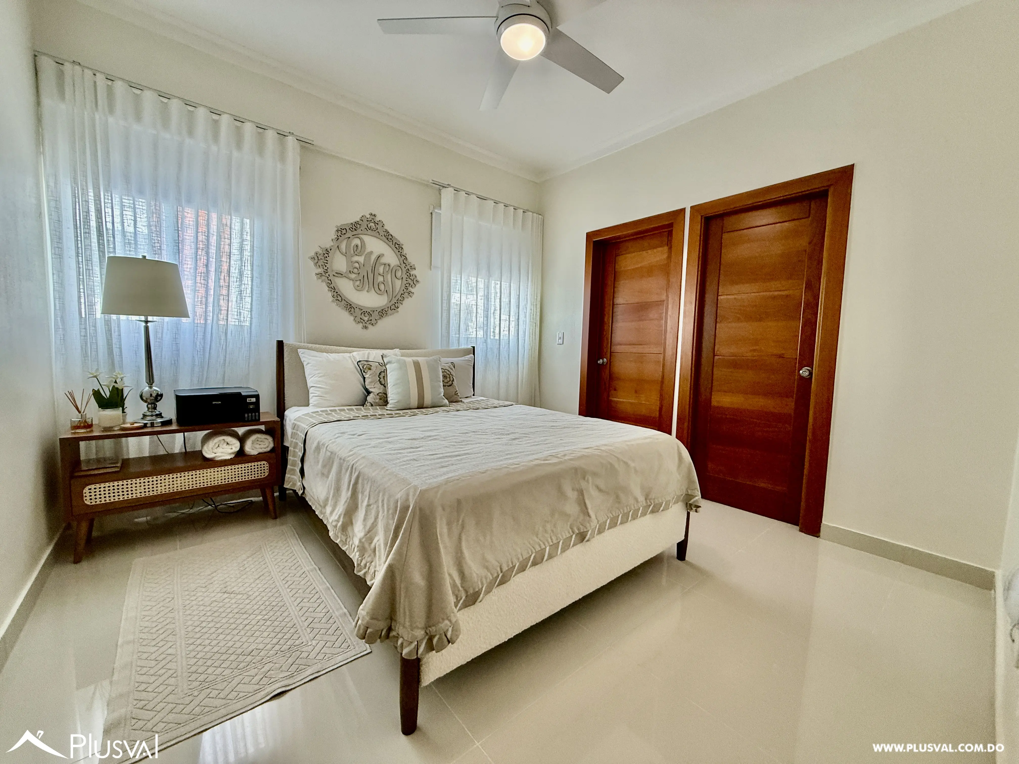 Apartamento familiar de 3 habitaciones en venta en Evaristo Morales 482619