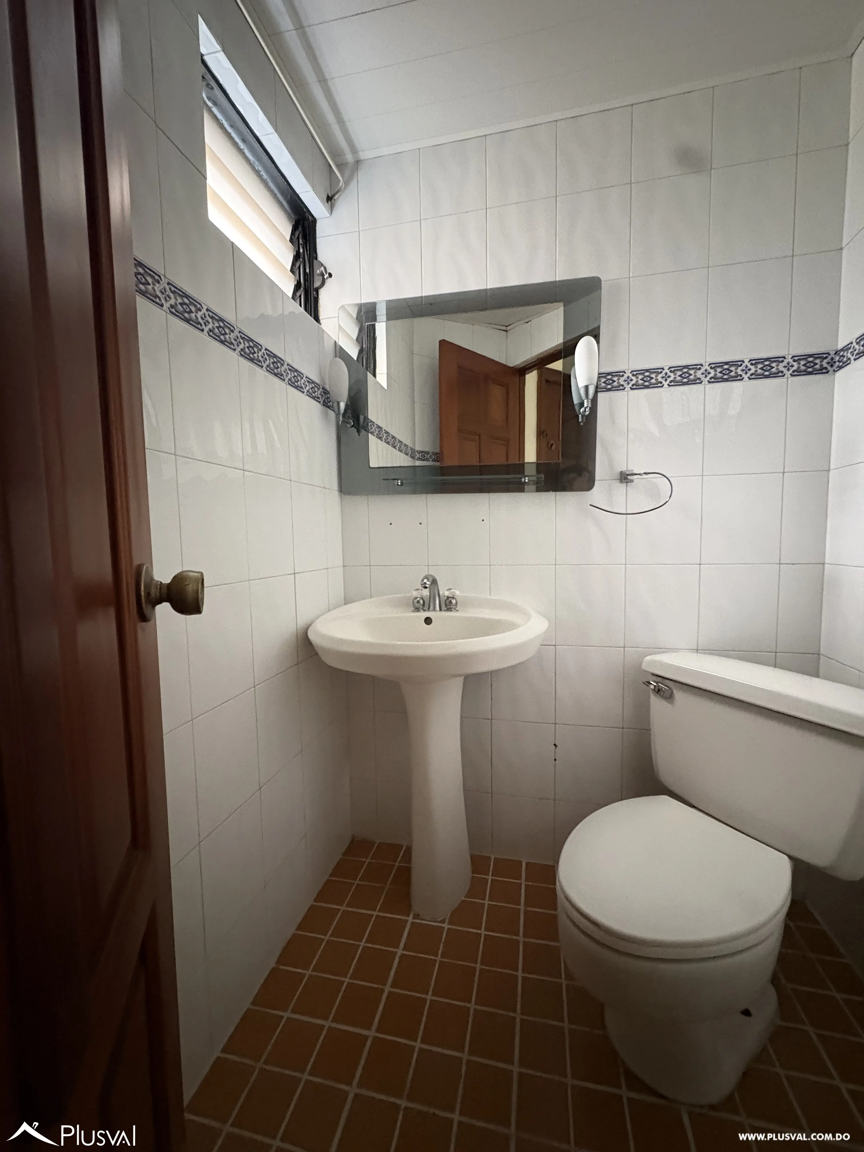 Apartamento en Alquiler en el Naco, Clásico, amplio y muy bien cuidado 507603