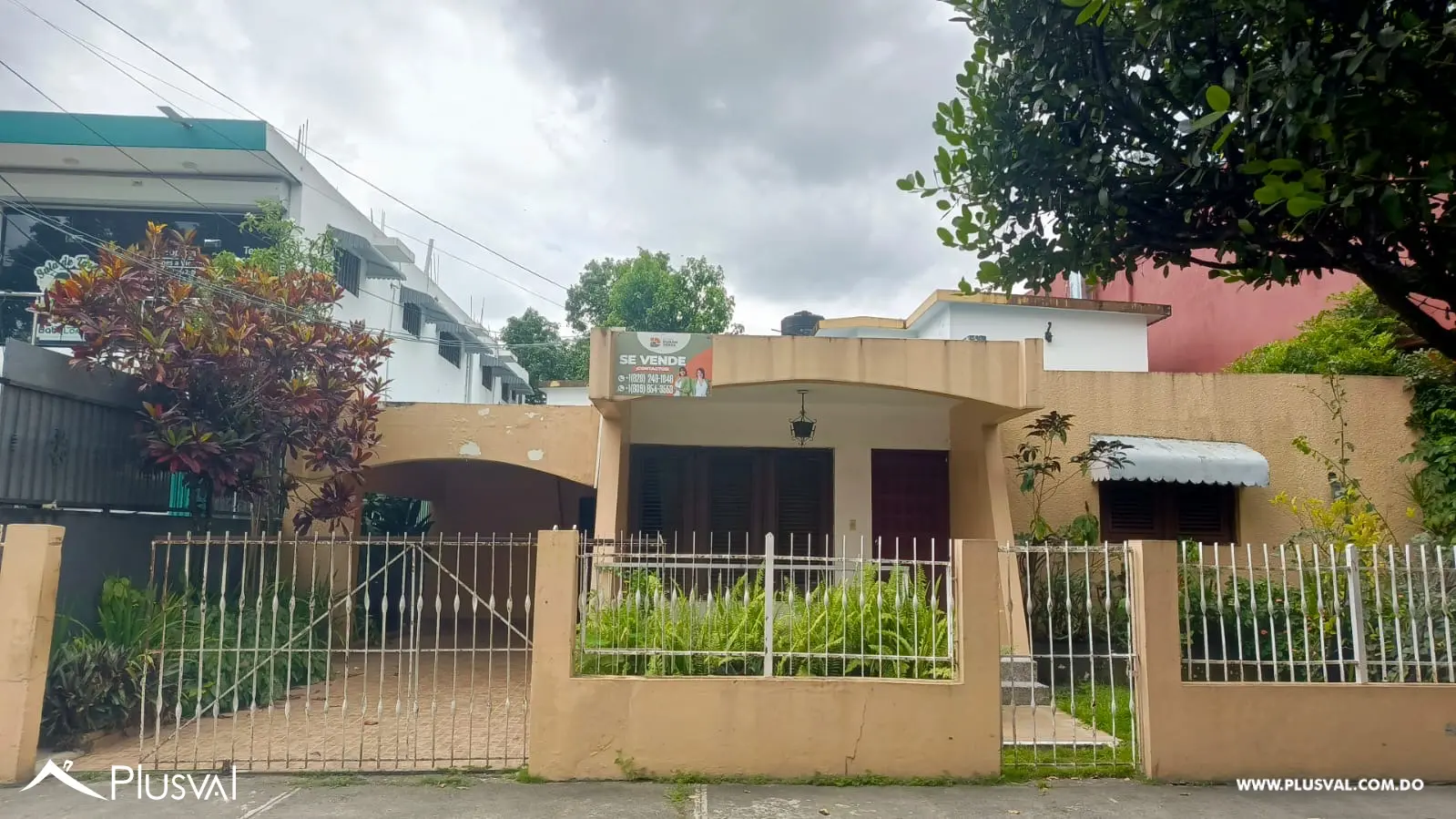 Casa en venta en el centro de Bonao para familia o negocio 507613